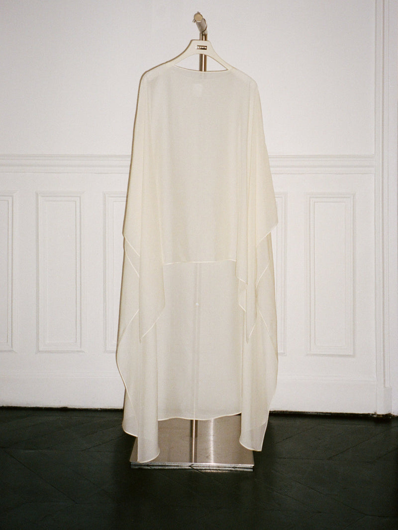 Paris, Summer 26, Char Cape