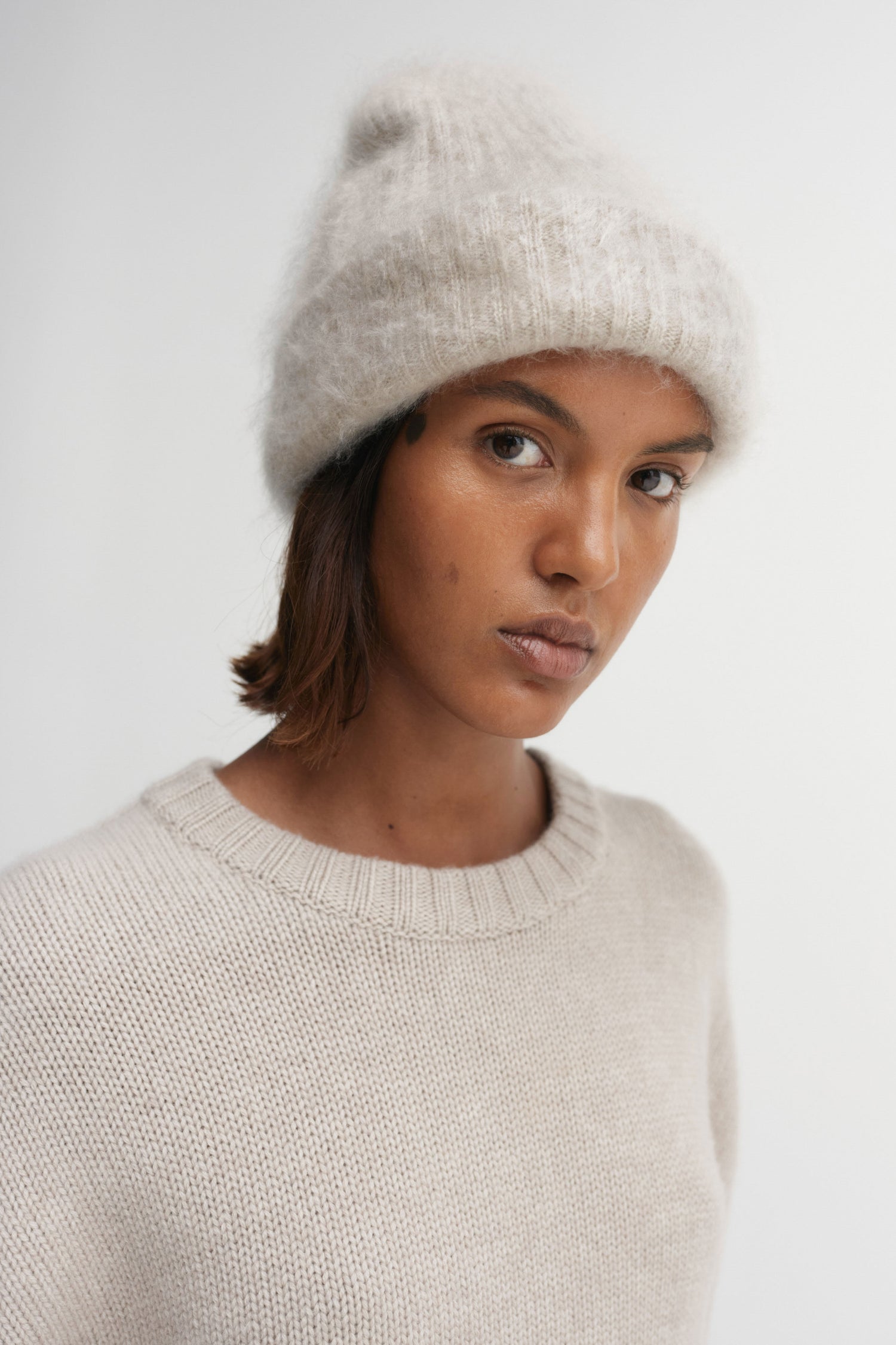 Roe Brushed Cashmere Beanie, taupe