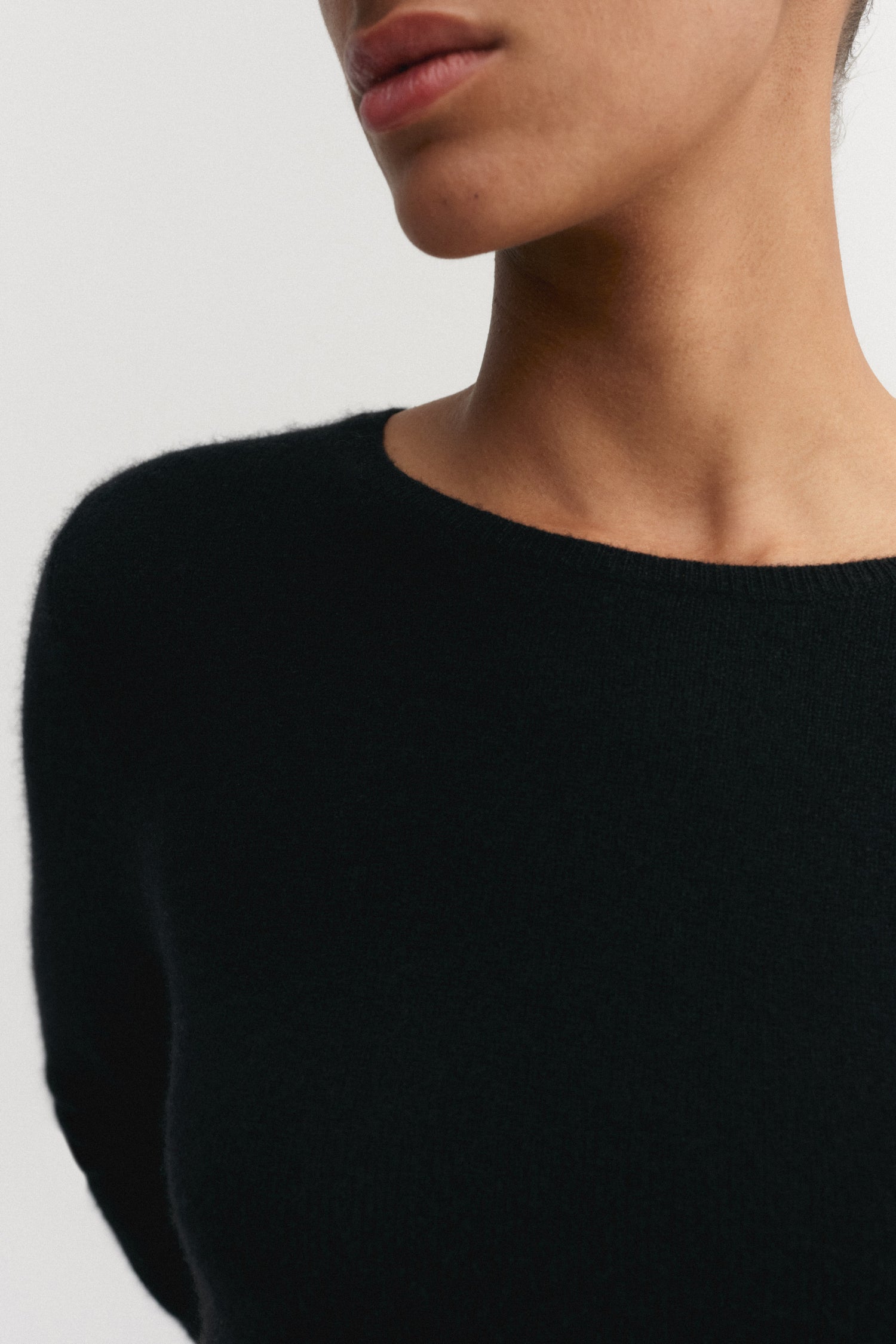 Awa Crewneck Sweater, black