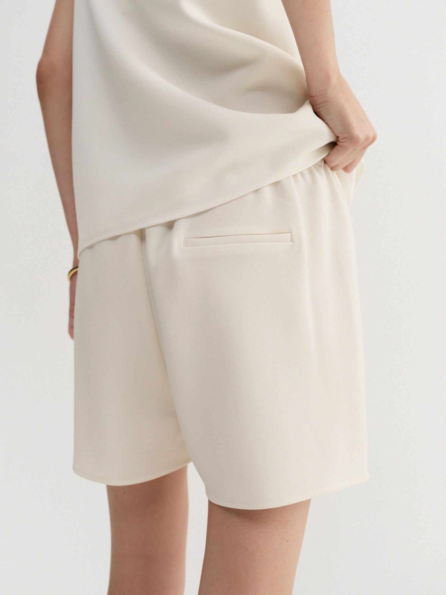 Short en crêpe Bim, couleur crème
