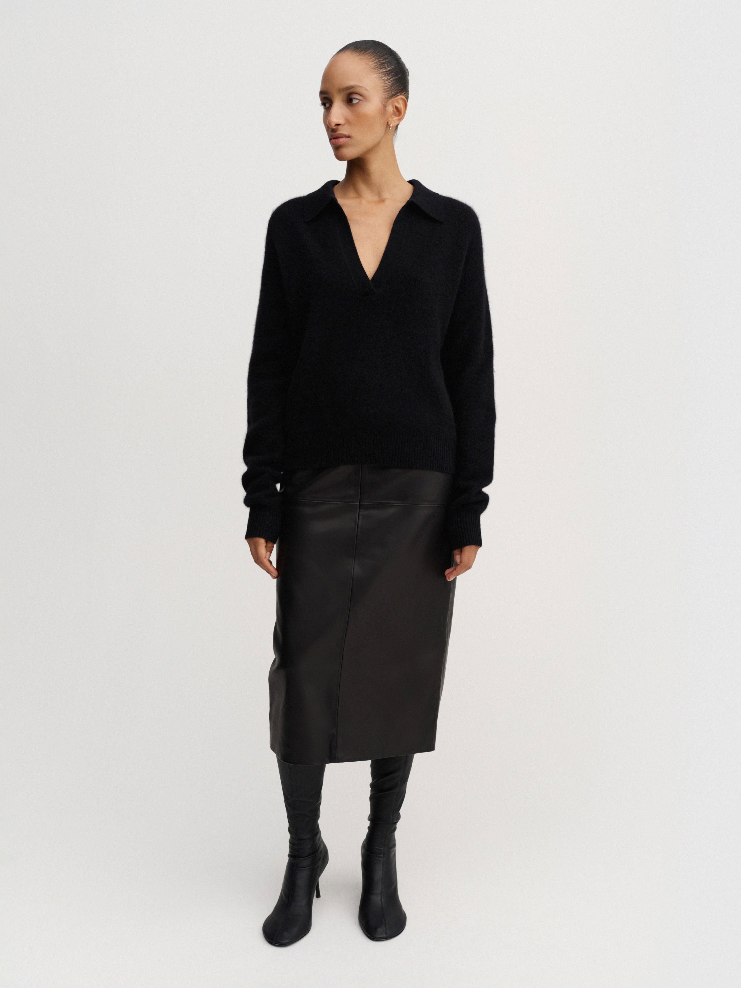 ella scallop collar knit ブラック Kaia Collar Sweater, black – ALMADA LABEL