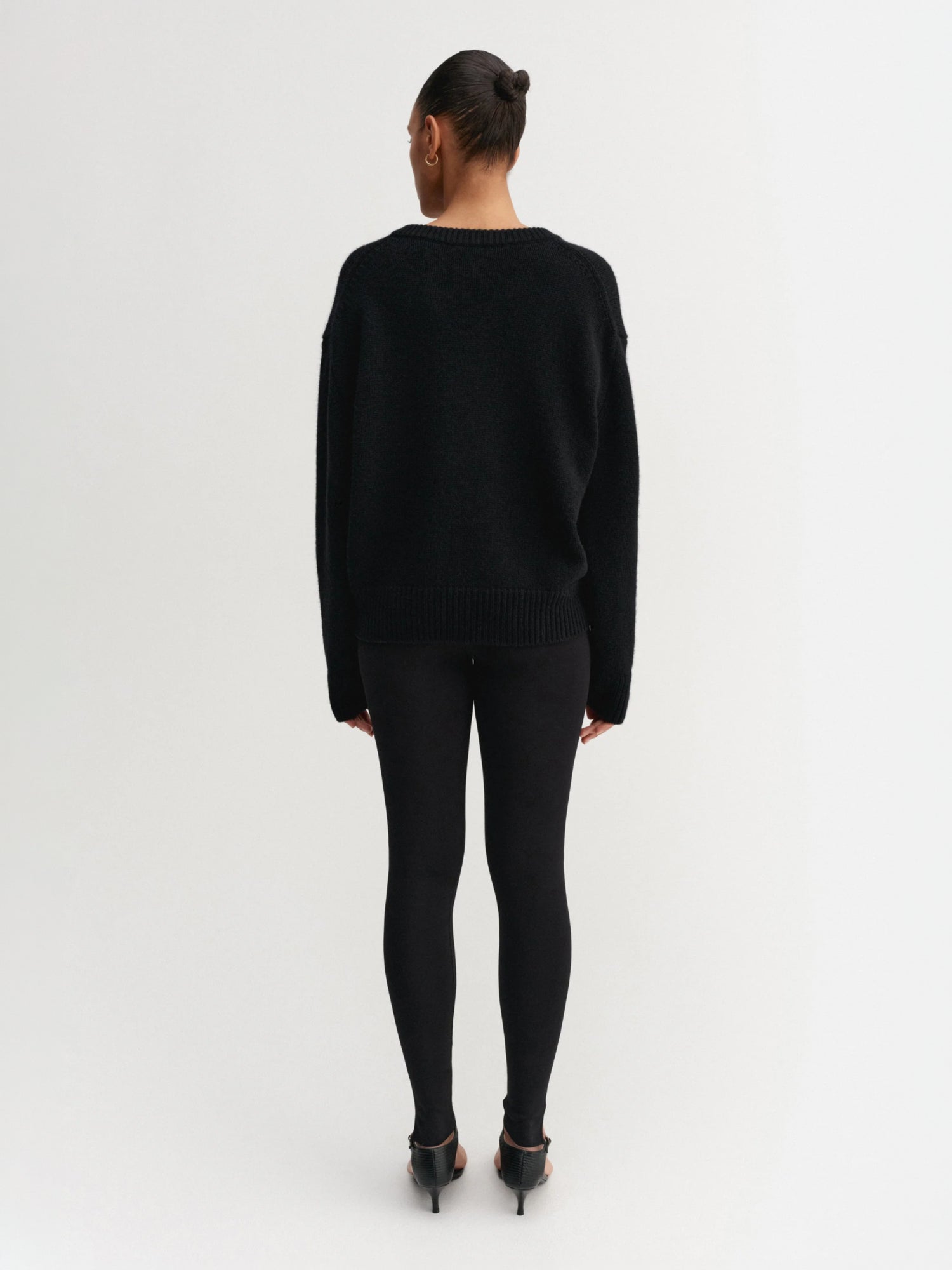 Pull col V Yara, noir