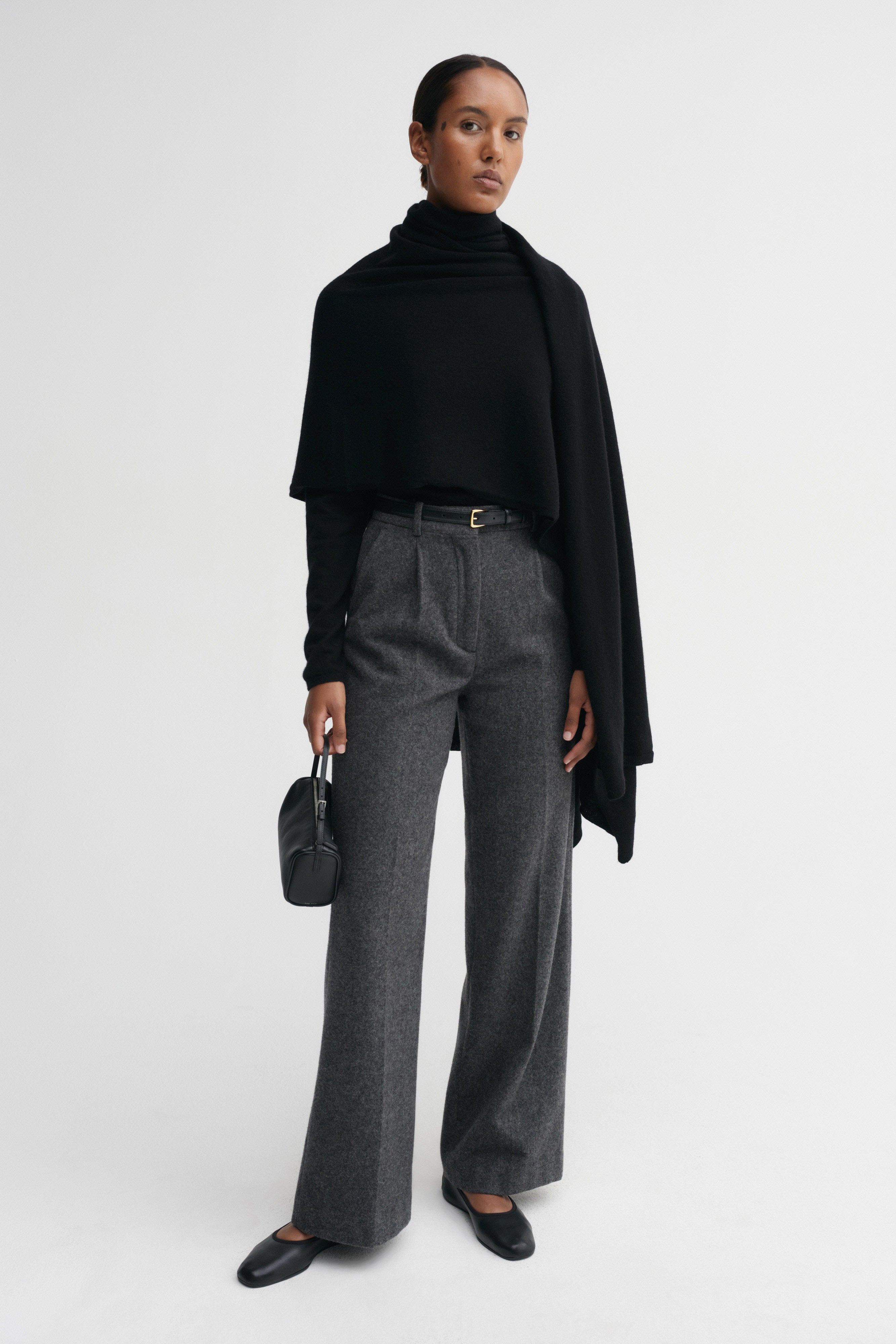 Meja Scarf, black – ALMADA LABEL