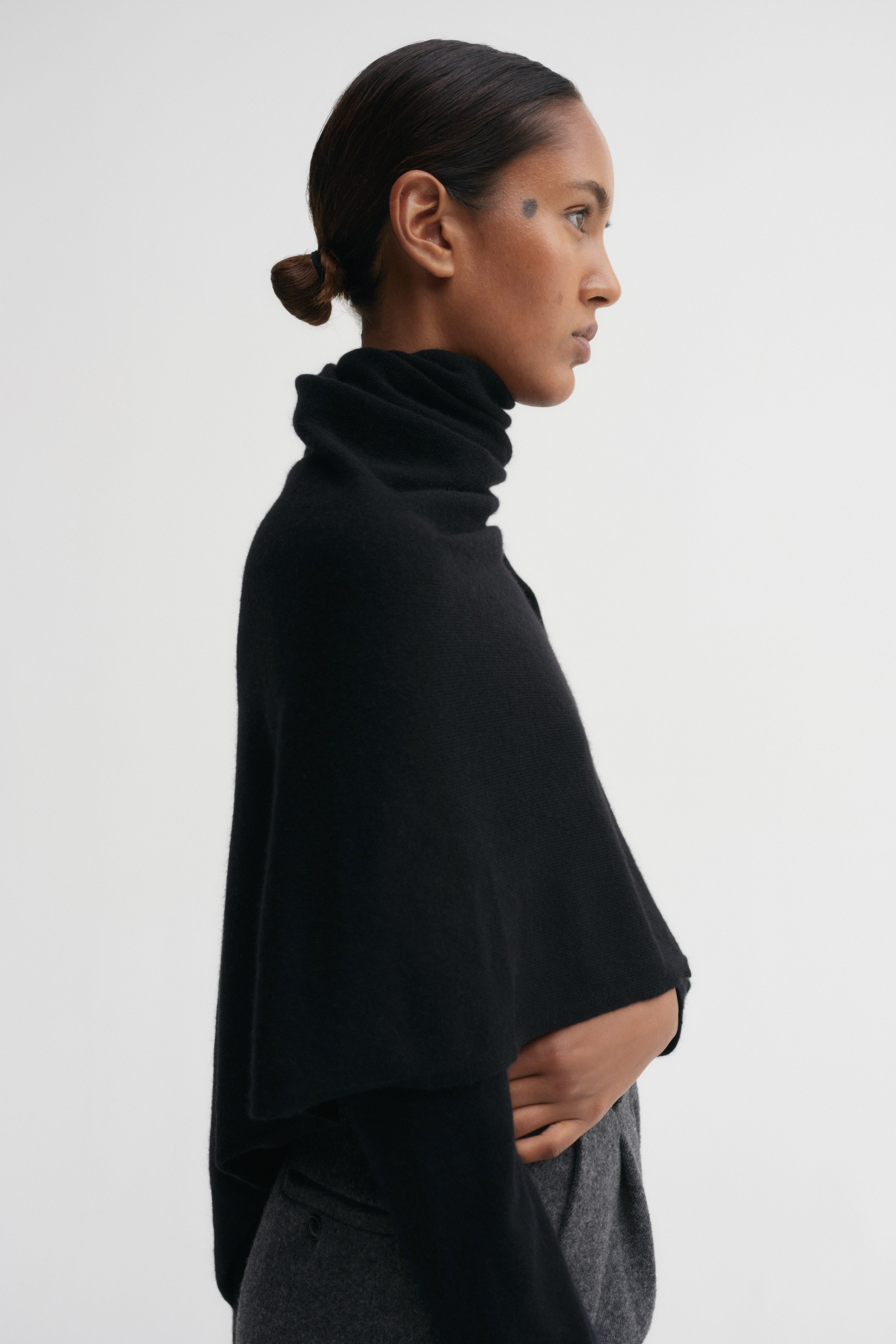 Meja Scarf, black – ALMADA LABEL