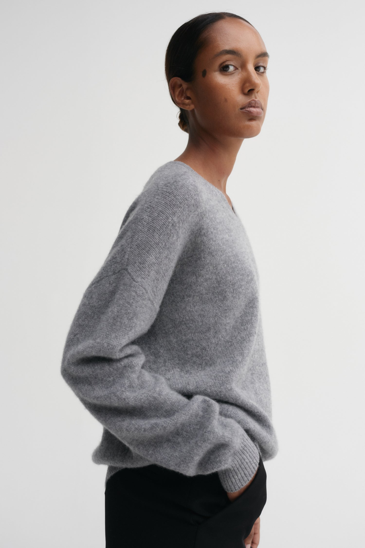 Zaya V-neck Sweater, grey