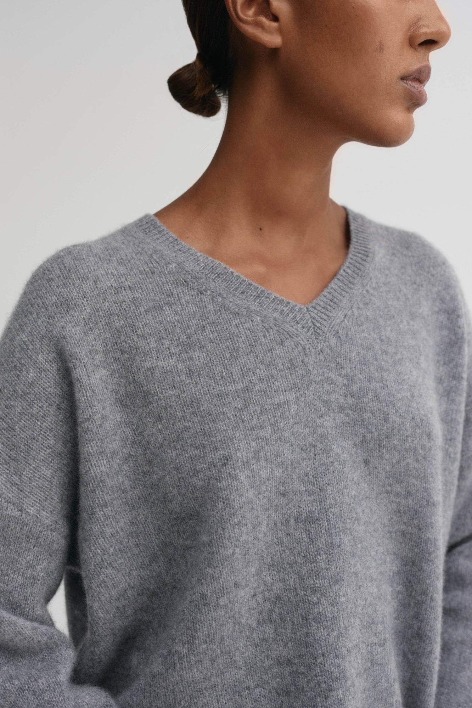 Zaya V-neck Sweater, grey