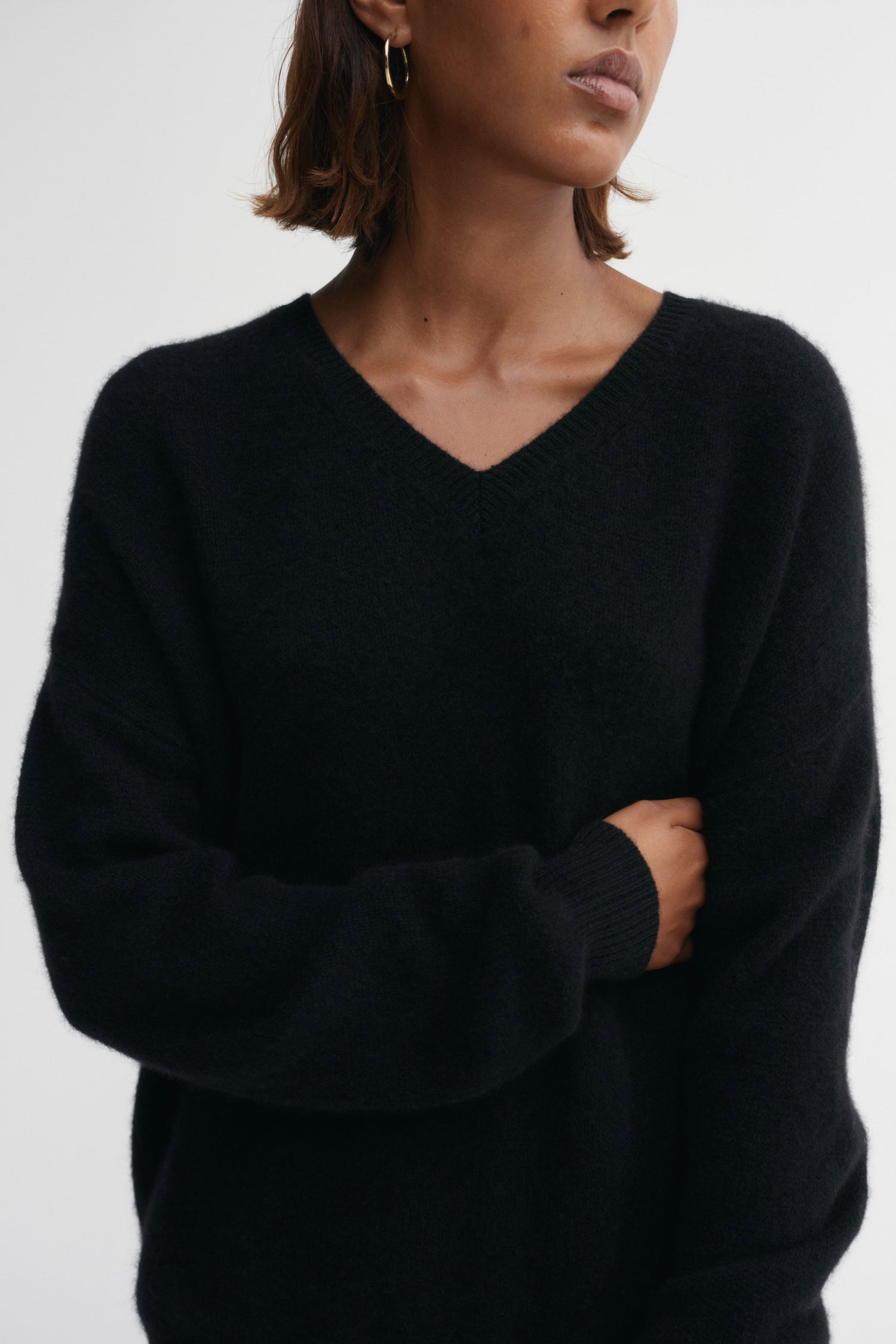 Zaya V-neck Sweater, black