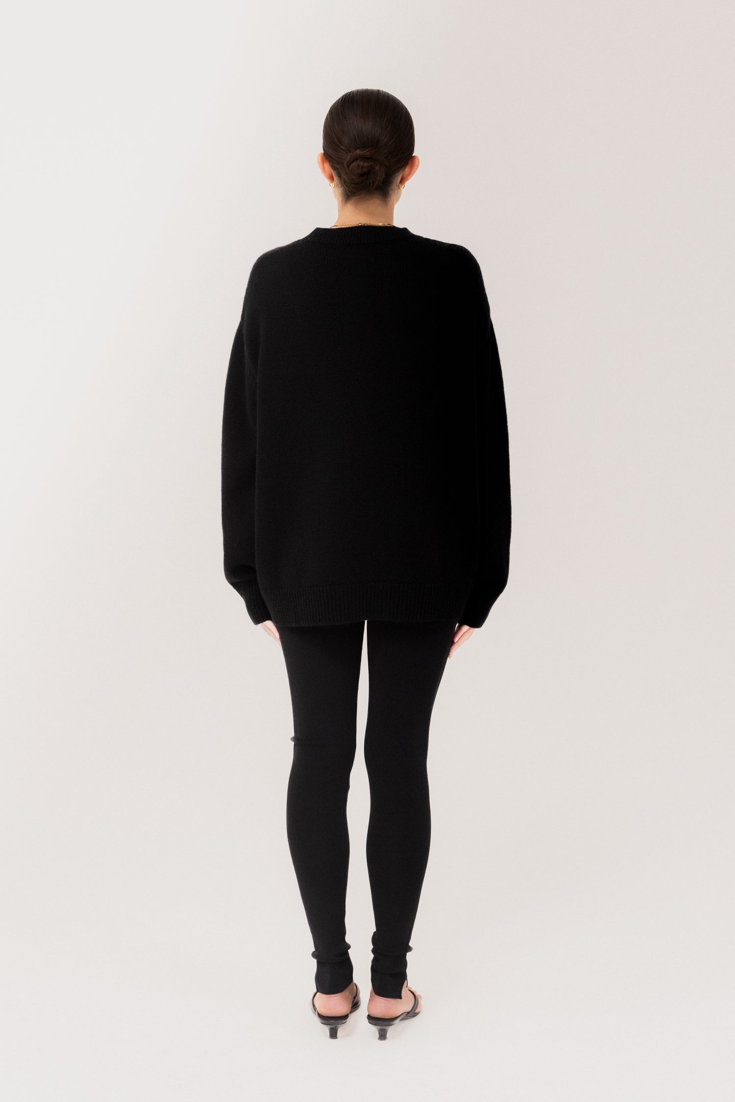 Flo Crewneck Sweater, black – ALMADA LABEL