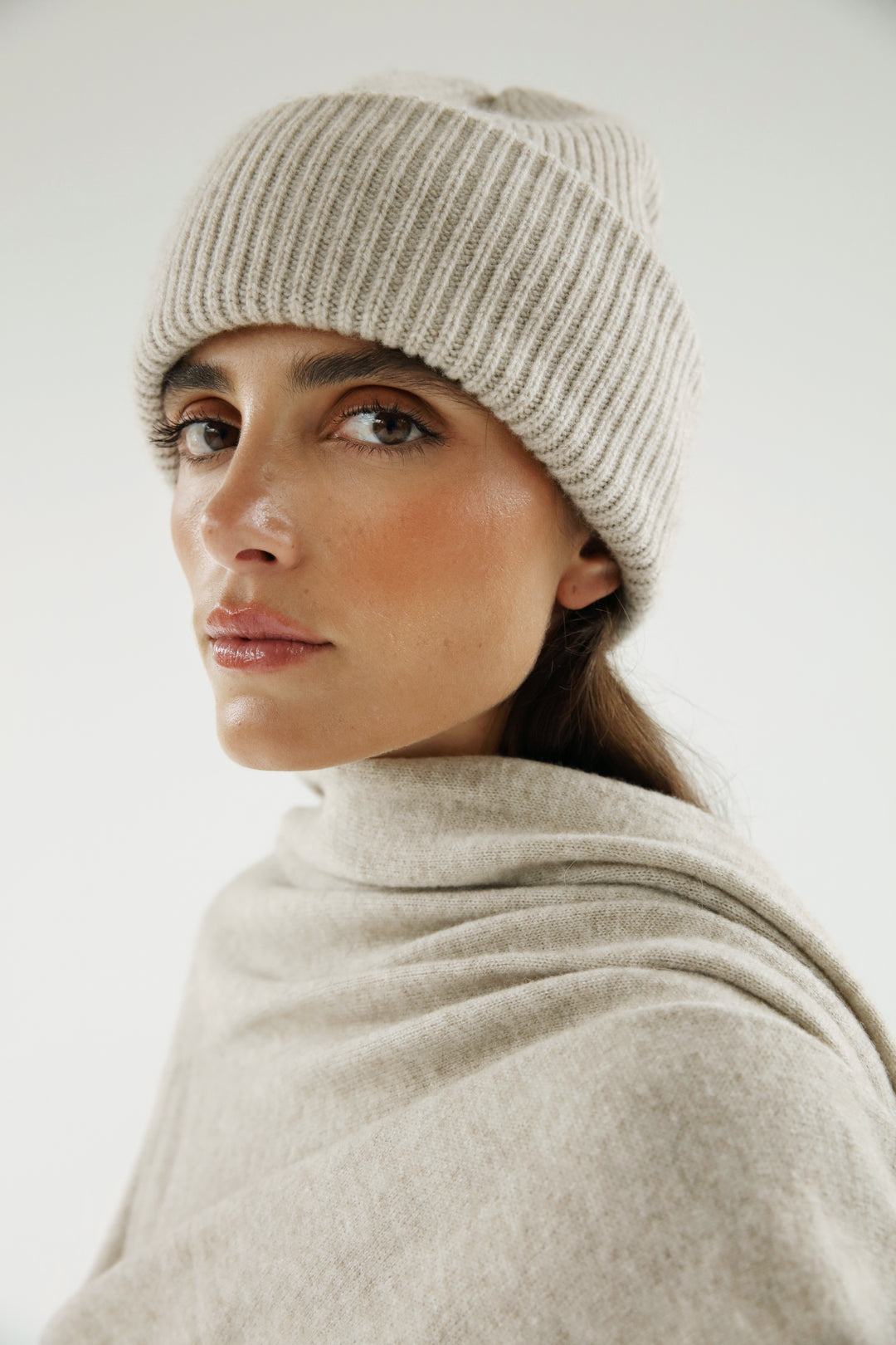 ALMADA LABEL ALMADA LABEL Black wool and cashmere beanie