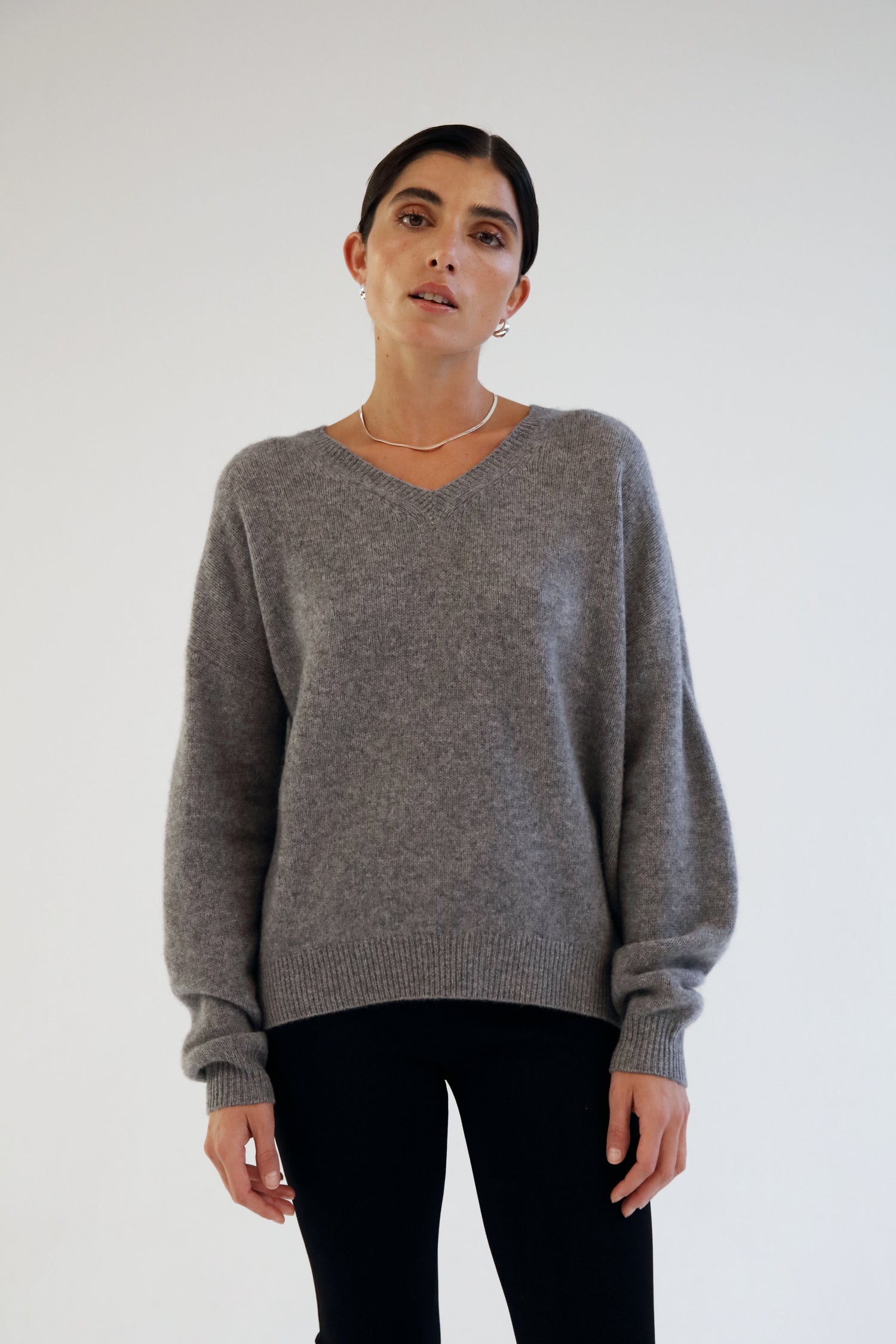 Zaya V-neck Sweater, grey