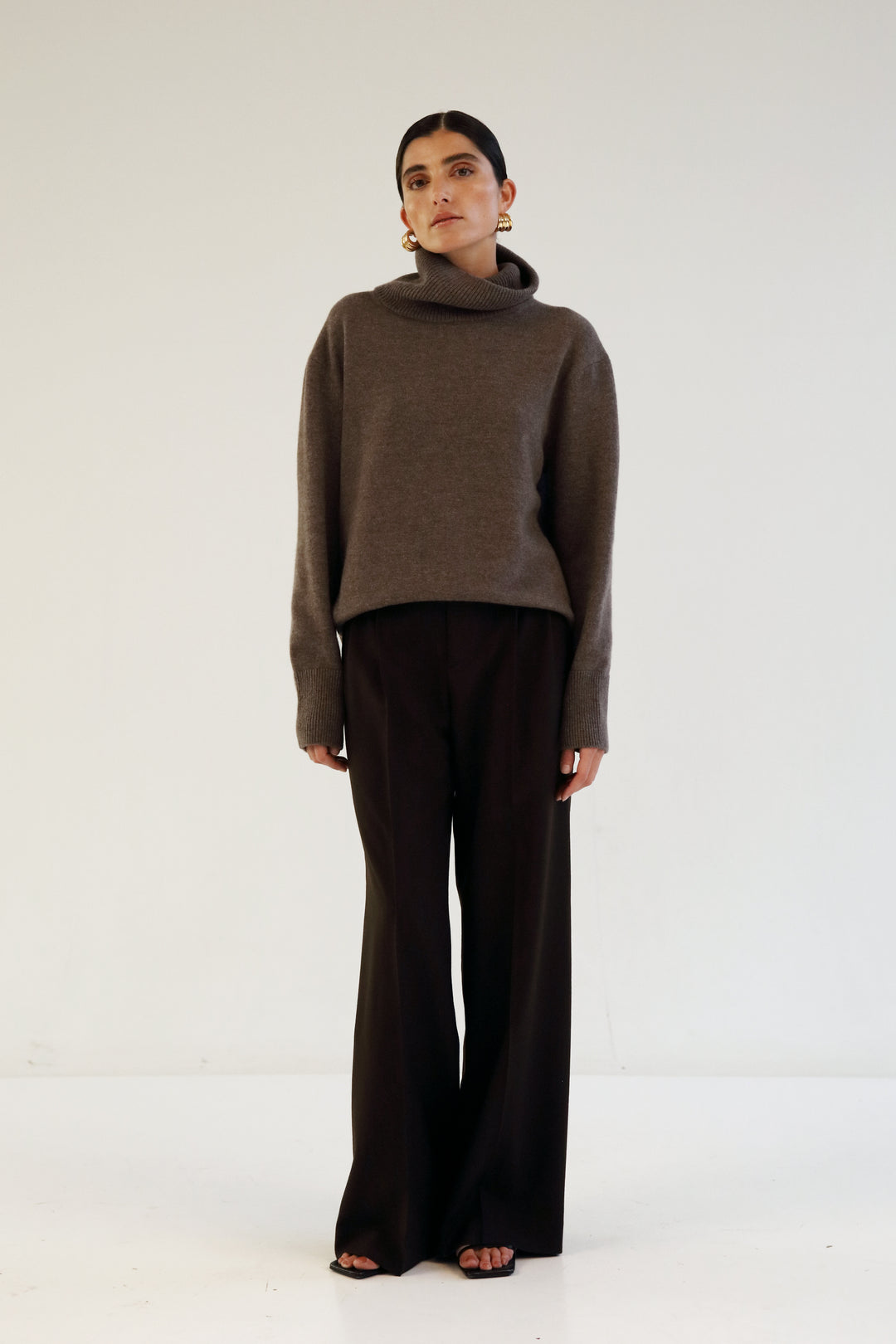 Alma Turtleneck Sweater, mocha – ALMADA LABEL