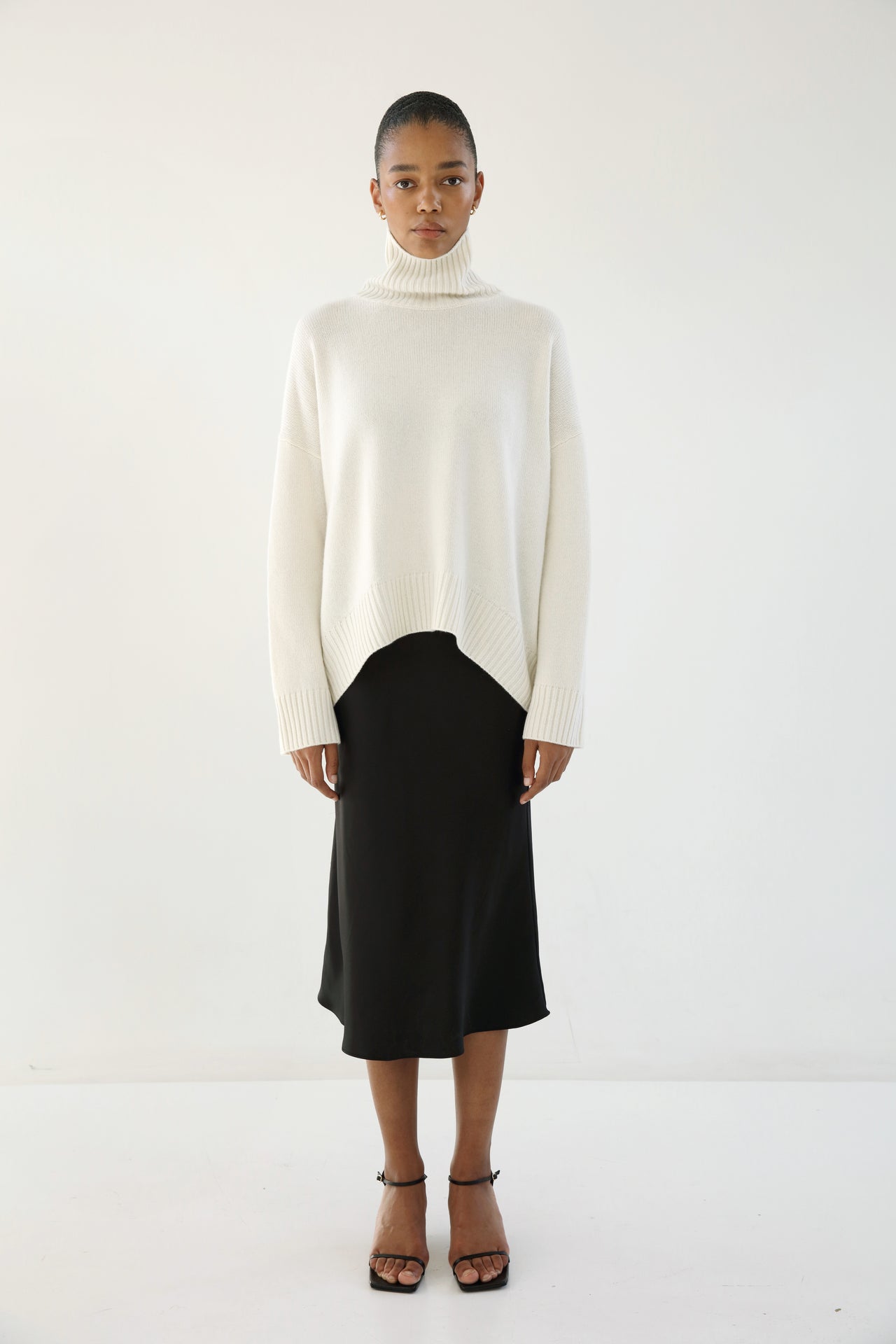 Kia Turtleneck Sweater, cream – ALMADA LABEL