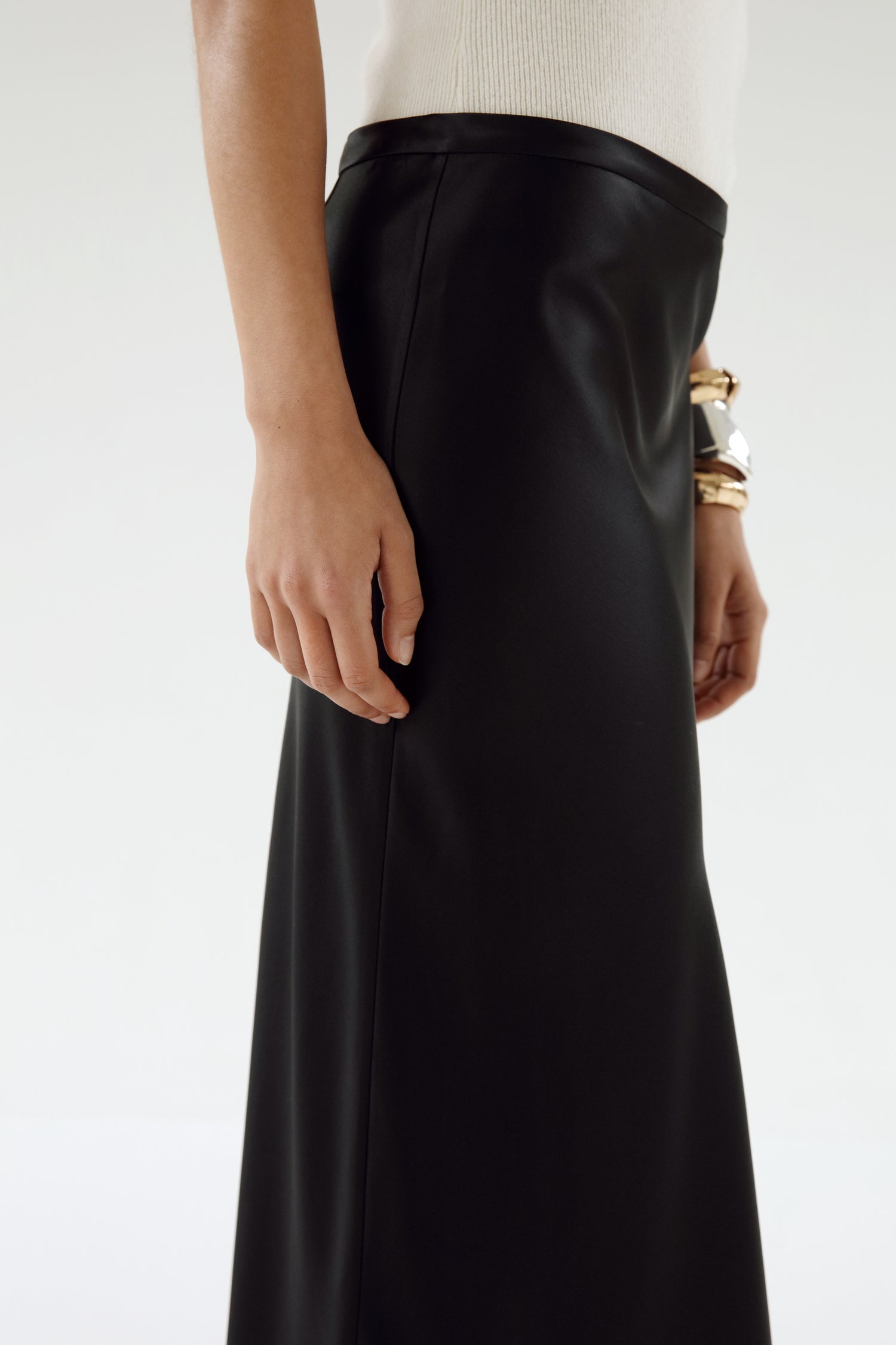 Eni Satin Skirt, black