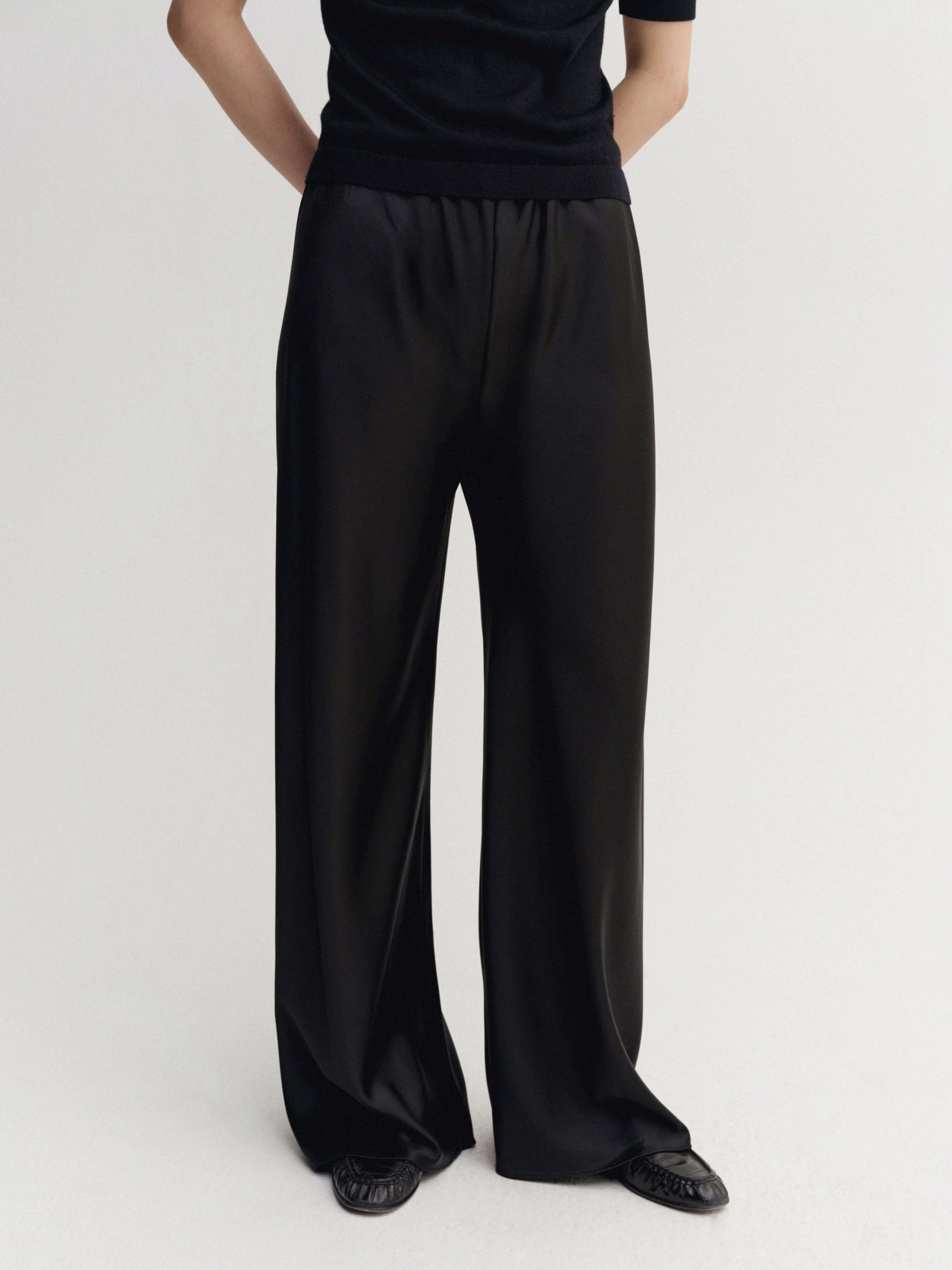 Bias-Satin-Hose, schwarz