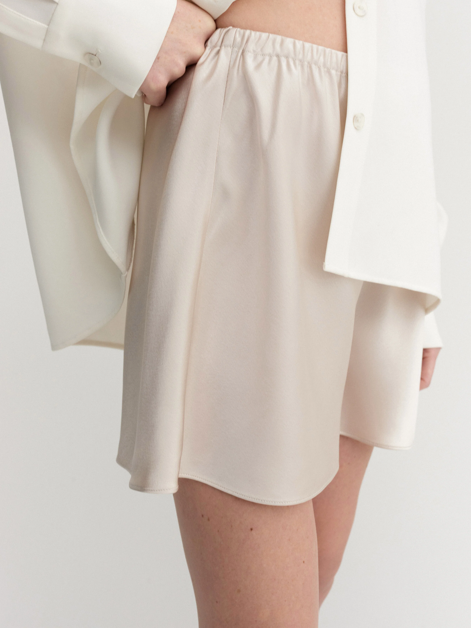 Bim Satin Shorts, pearl