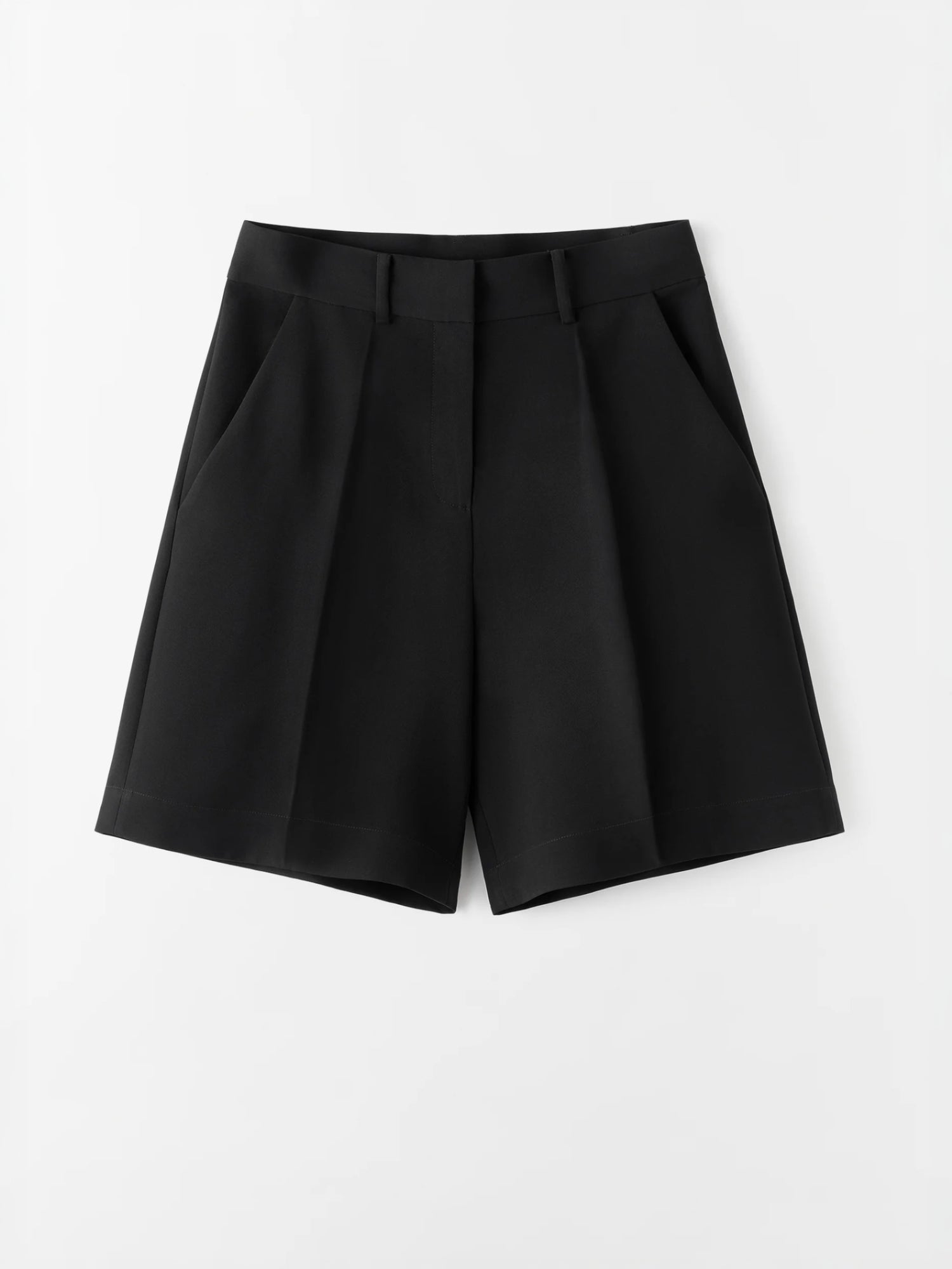 Blair Crepe Shorts, black