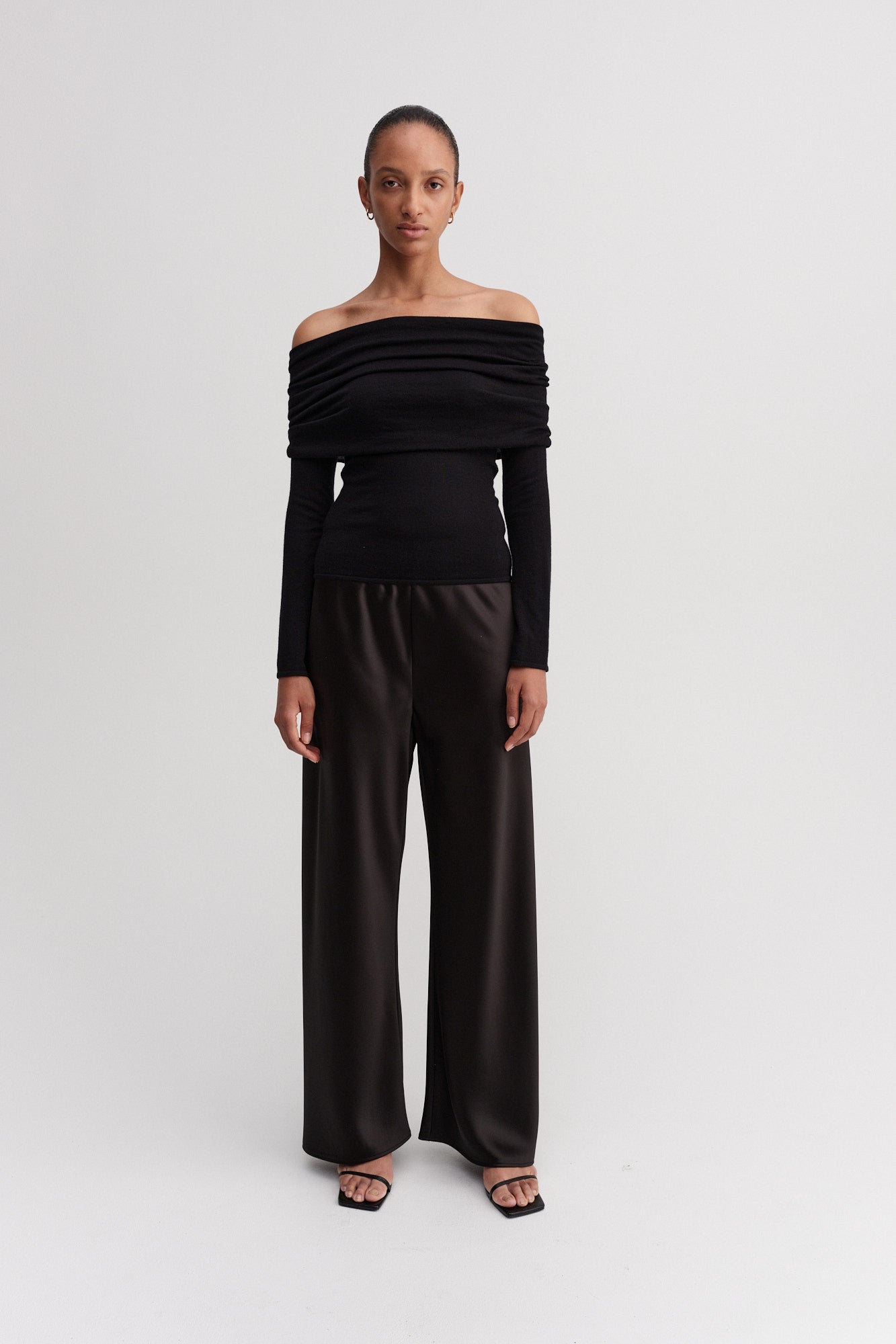 Cara Off Shoulder Top, black