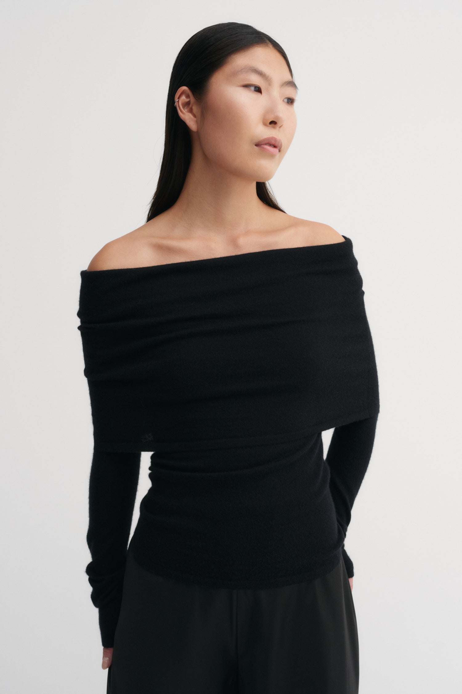 Cara Off Shoulder Top, black