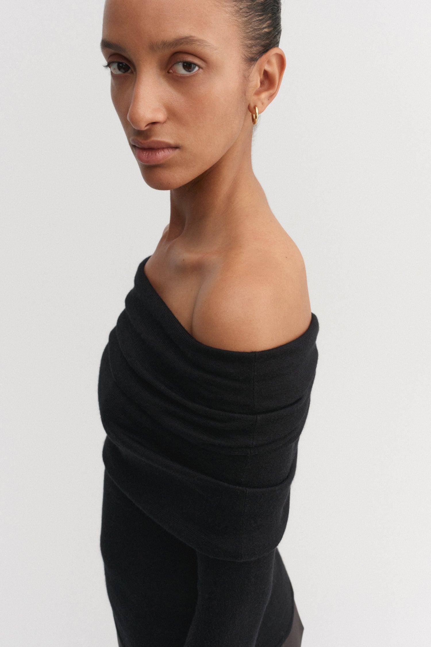 Cara Off Shoulder Top, black