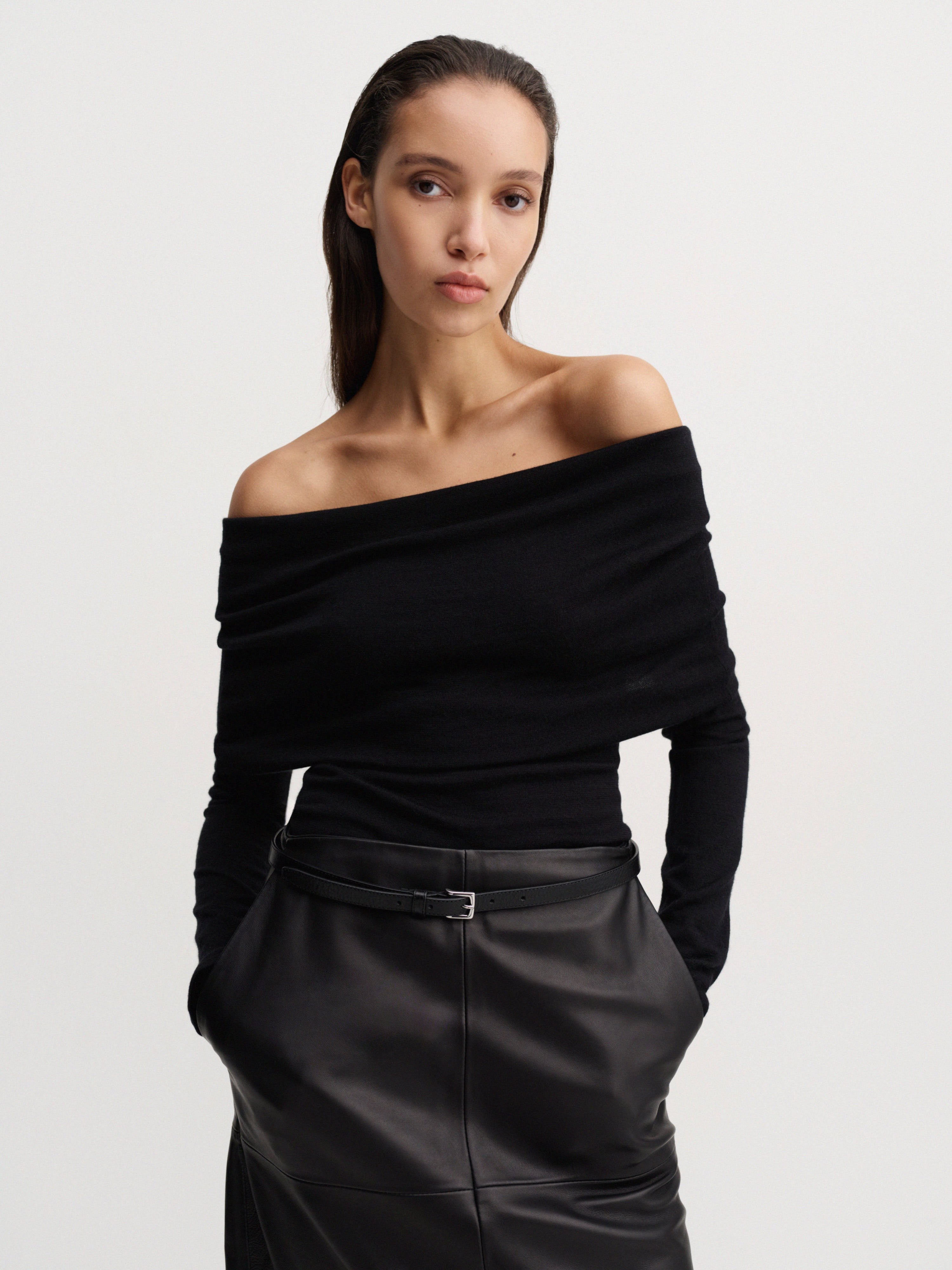 Cara Off Shoulder Top, black – ALMADA LABEL