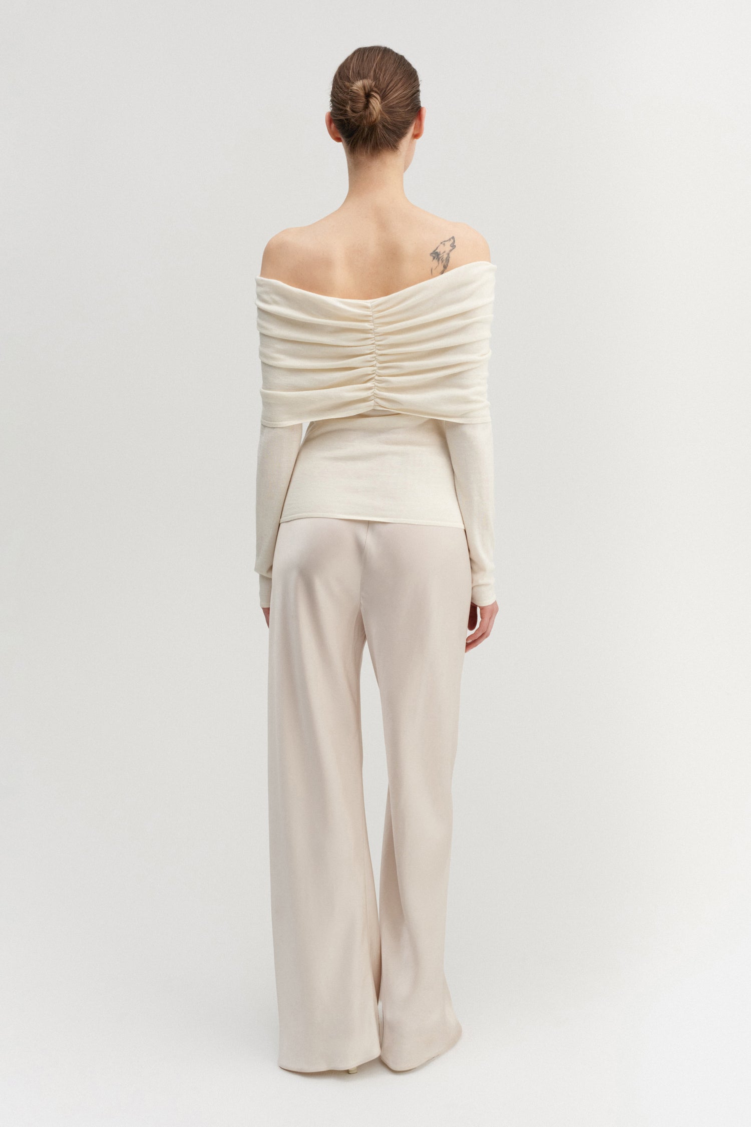 Cara Off Shoulder Top, creme
