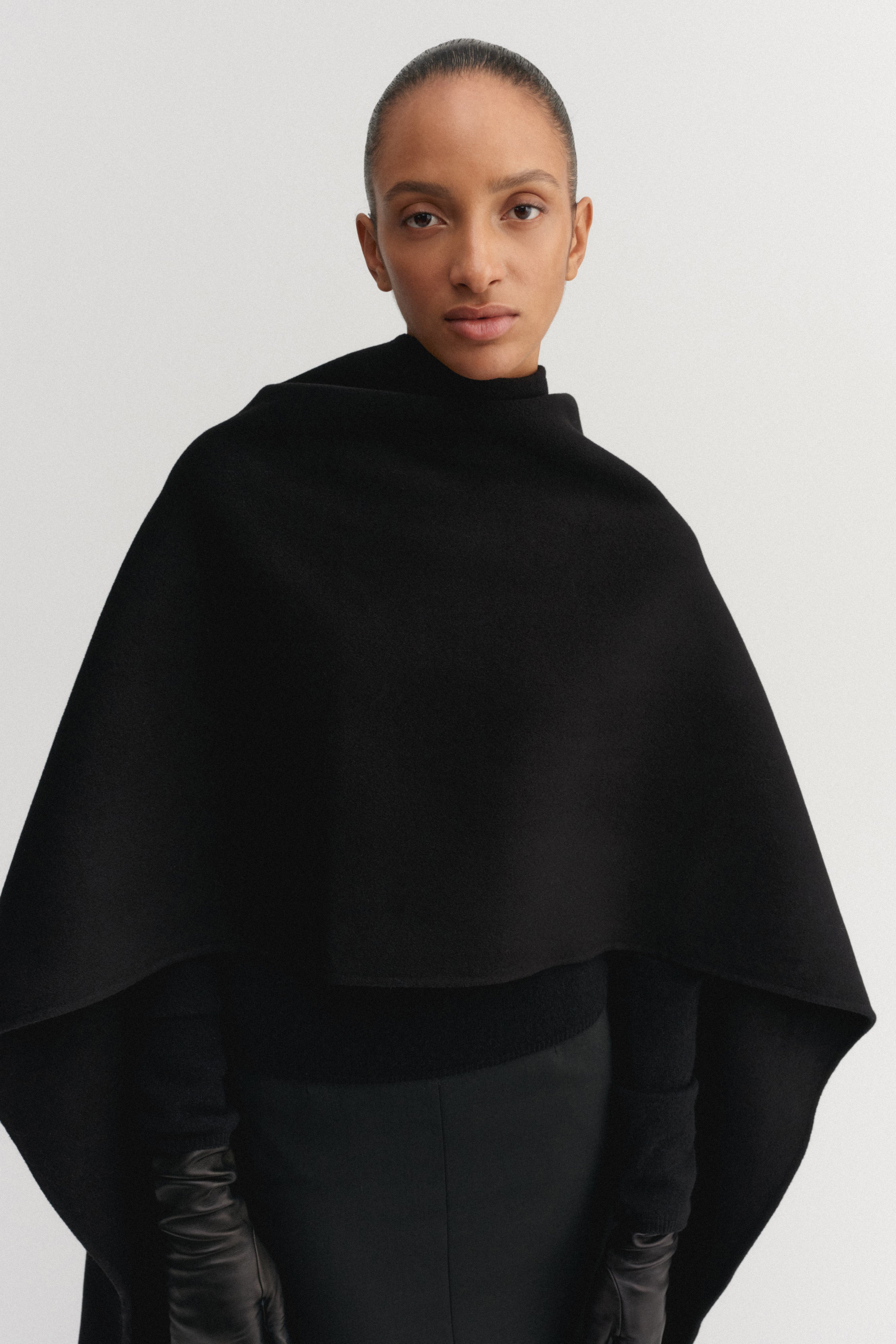 Colette Doublé Cape, black – ALMADA LABEL