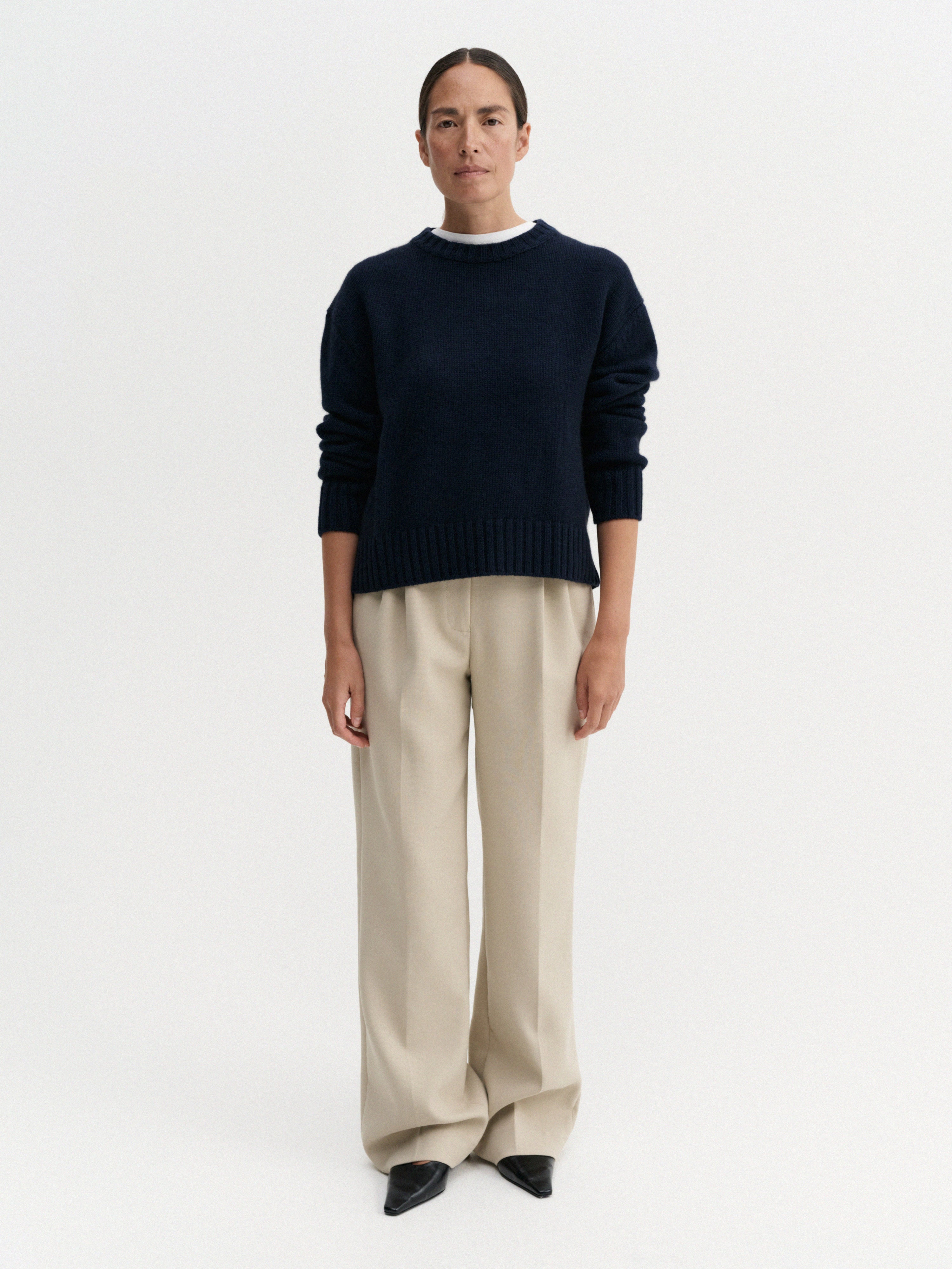 Cru Crewneck Sweater, navy – ALMADA LABEL