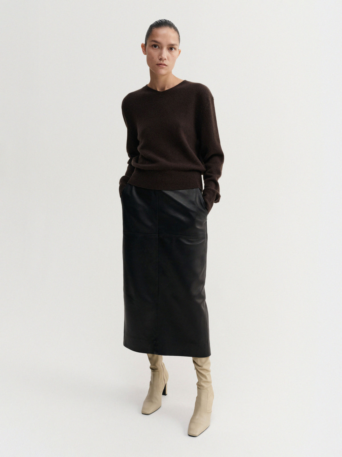 Gaelle V neck Sweater chocolate