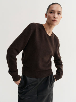 Gaelle V-neck Sweater, chocolate