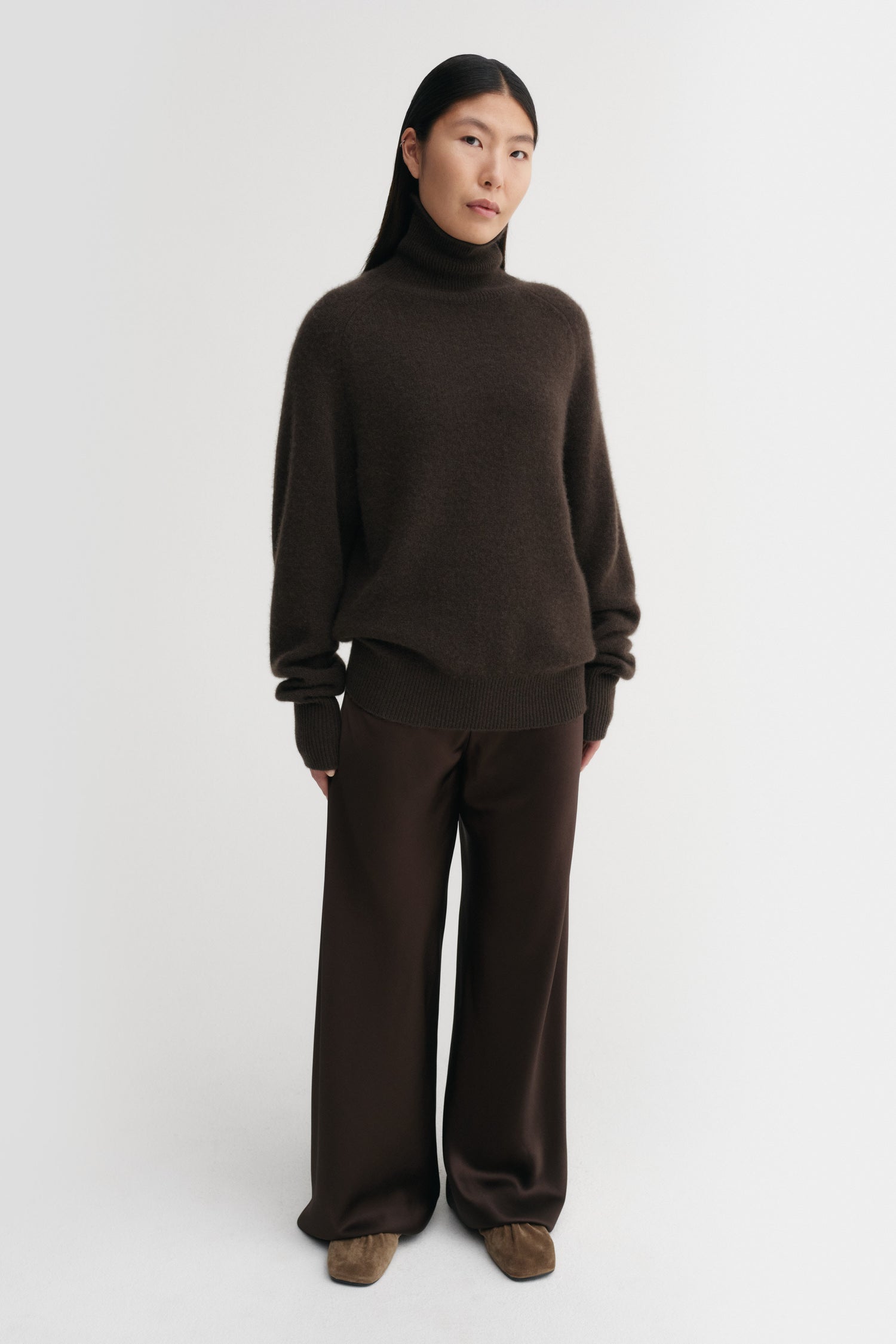 Gigi Turtleneck Sweater, chocolate