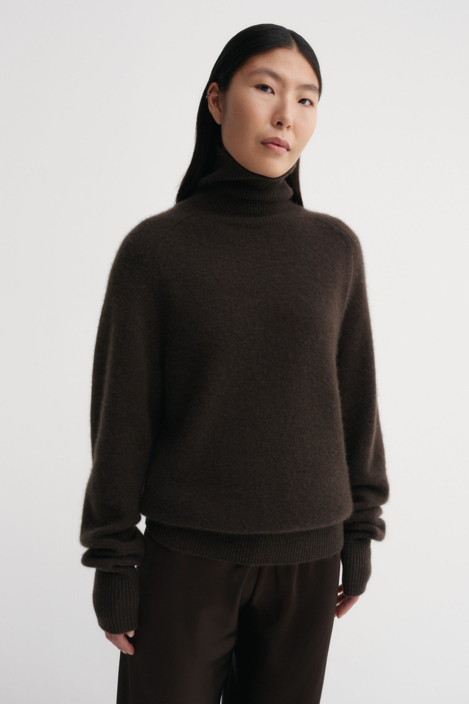 Gigi Turtleneck Sweater, chocolate