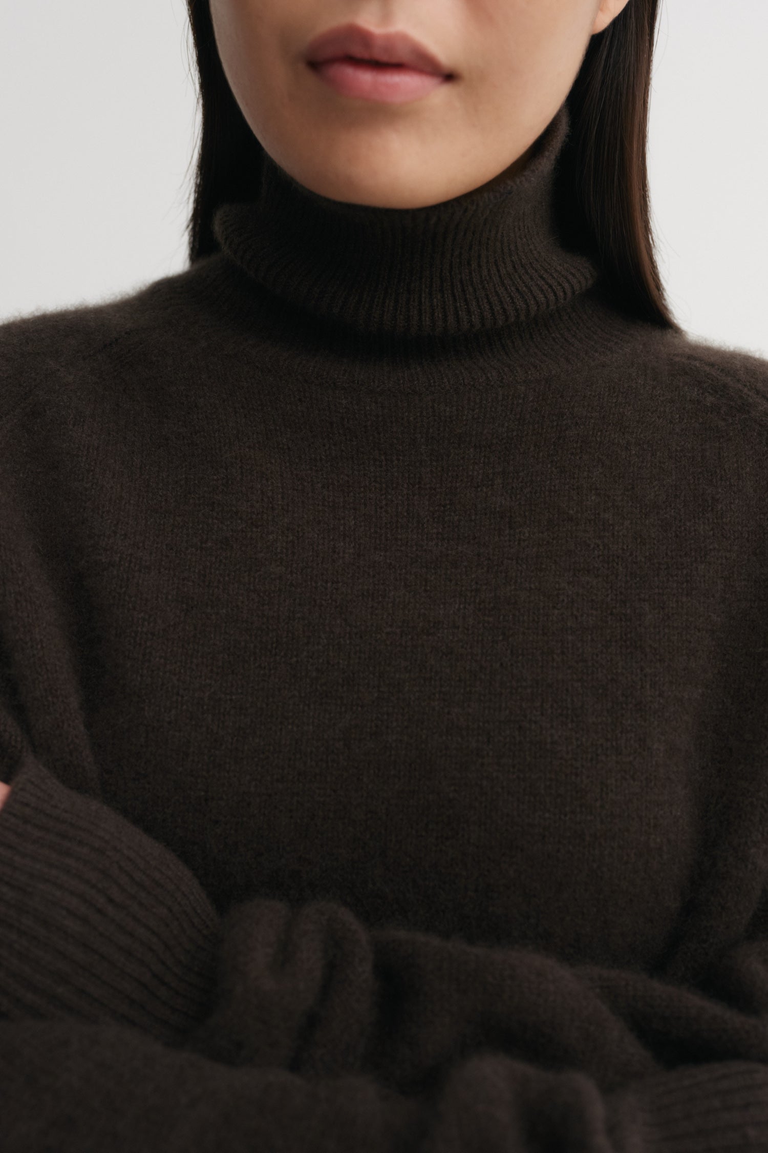 Gigi Turtleneck Sweater, chocolate