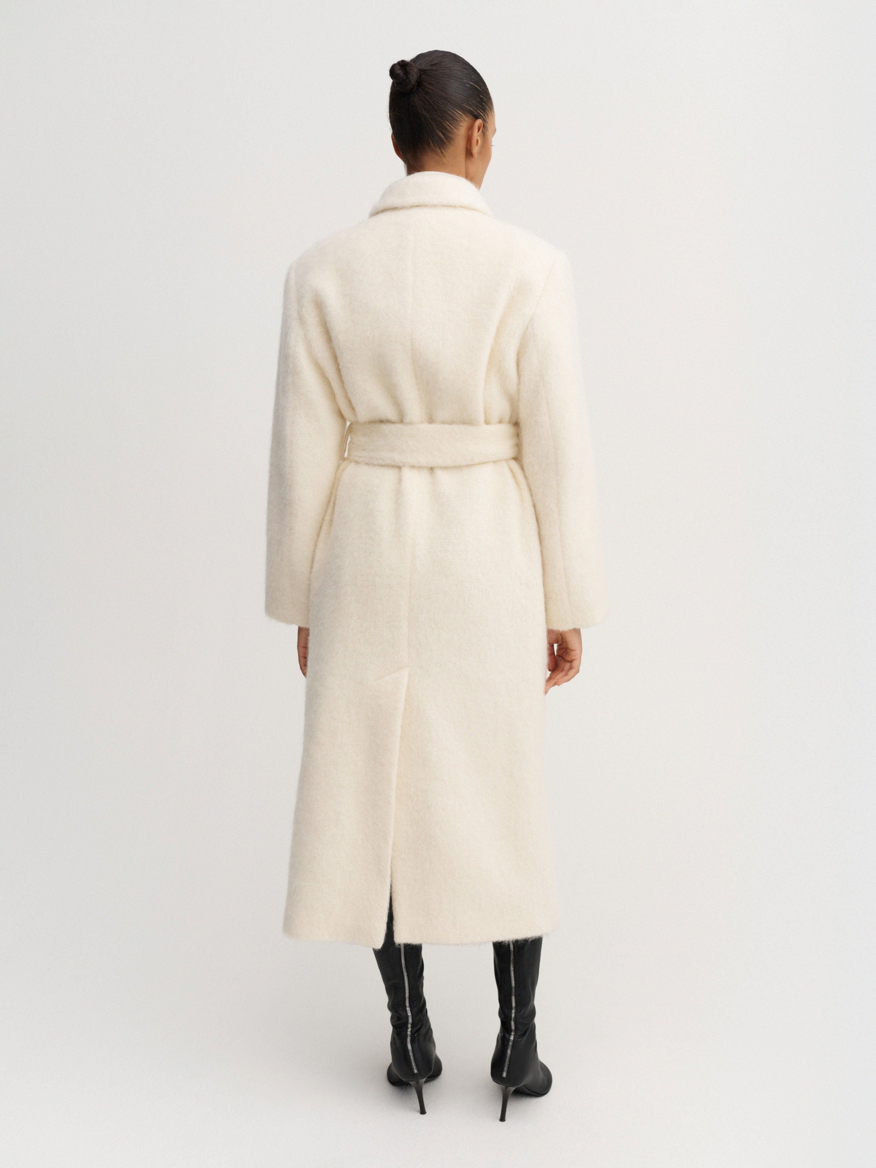 elu. エル　Ragdoll short coat / Ivory コート Ivy Coat, cream – ALMADA LABEL