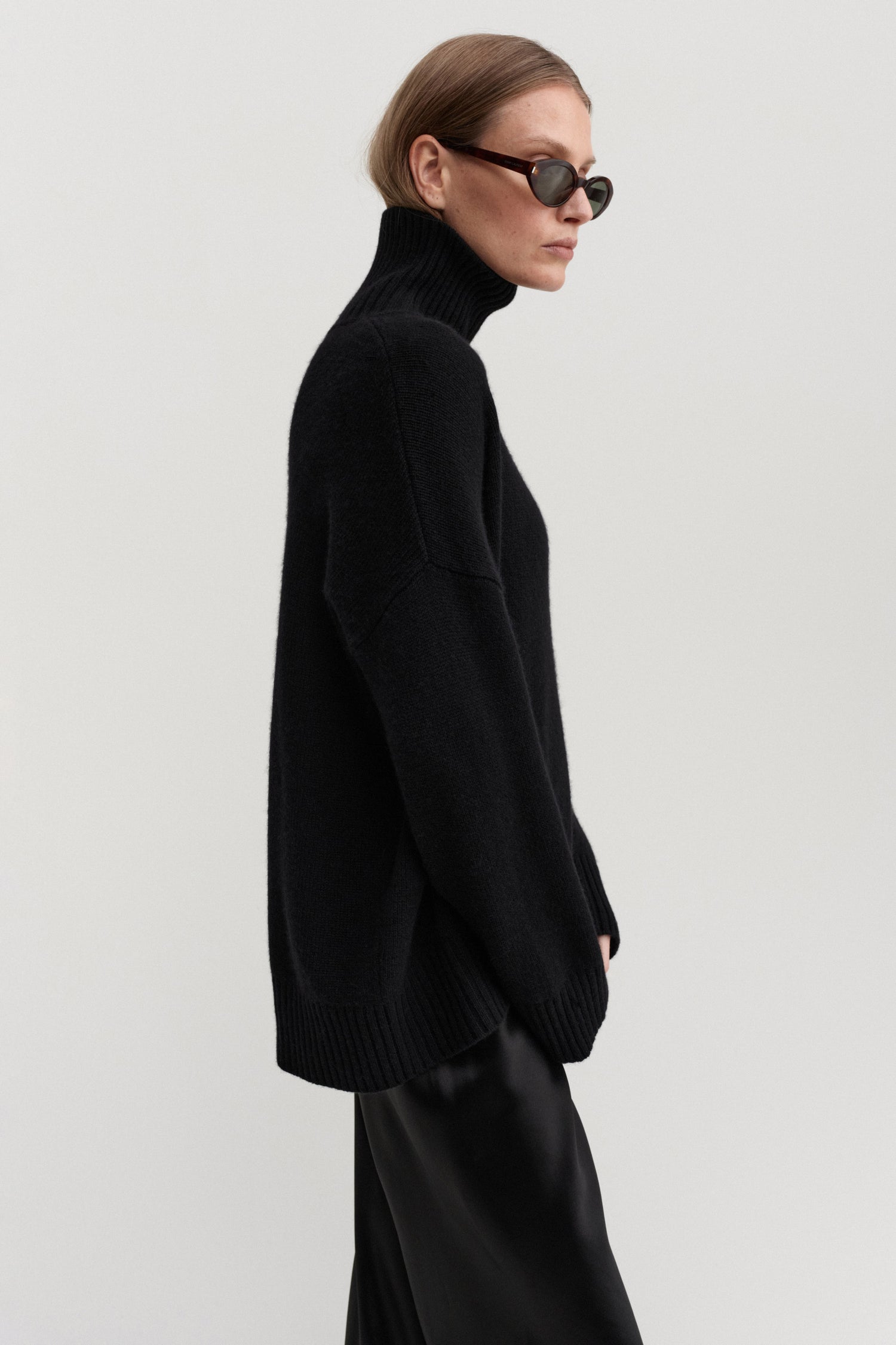 Kia Turtleneck Sweater, black