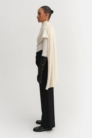 Meja Scarf, vanilla