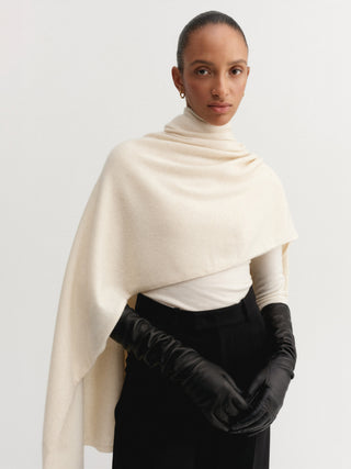 Meja Scarf, vanilla