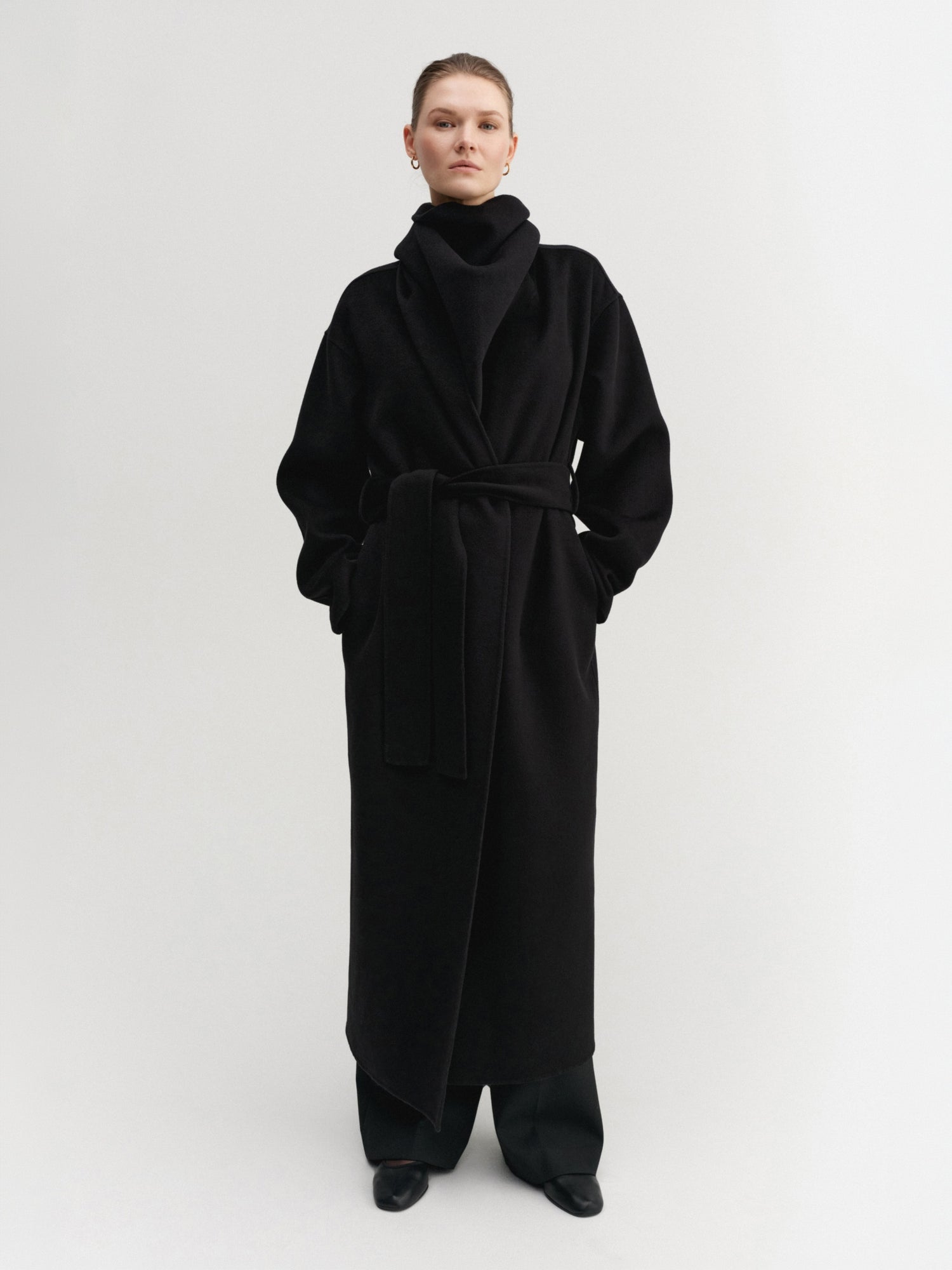 Miley Triangle Scarf, black
