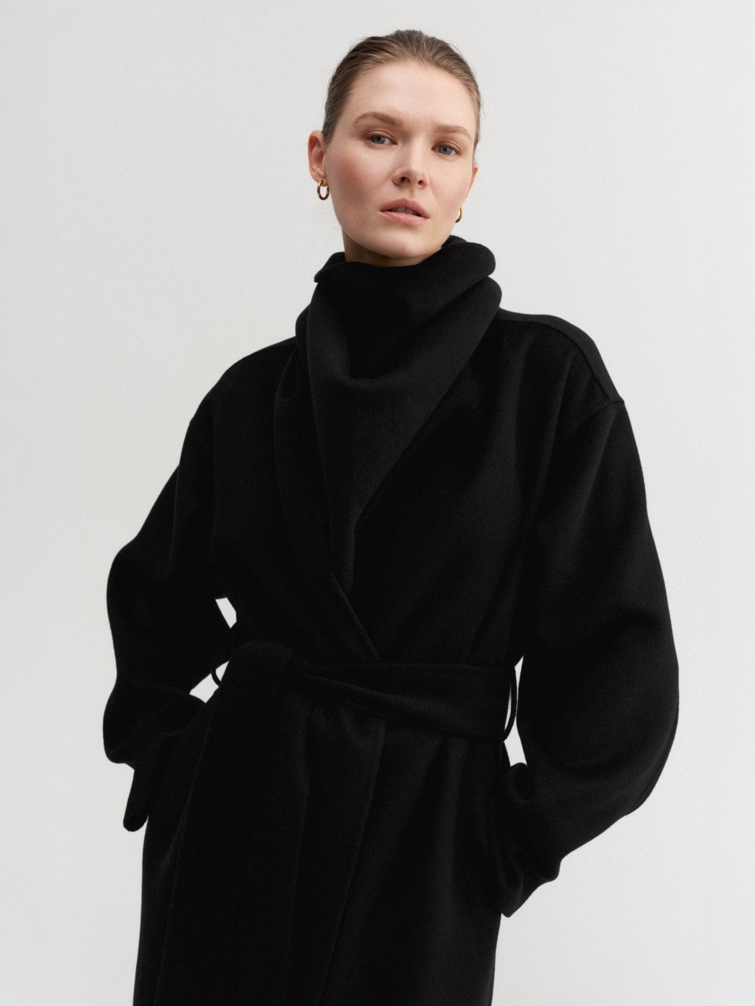 Miley Triangle Scarf, black