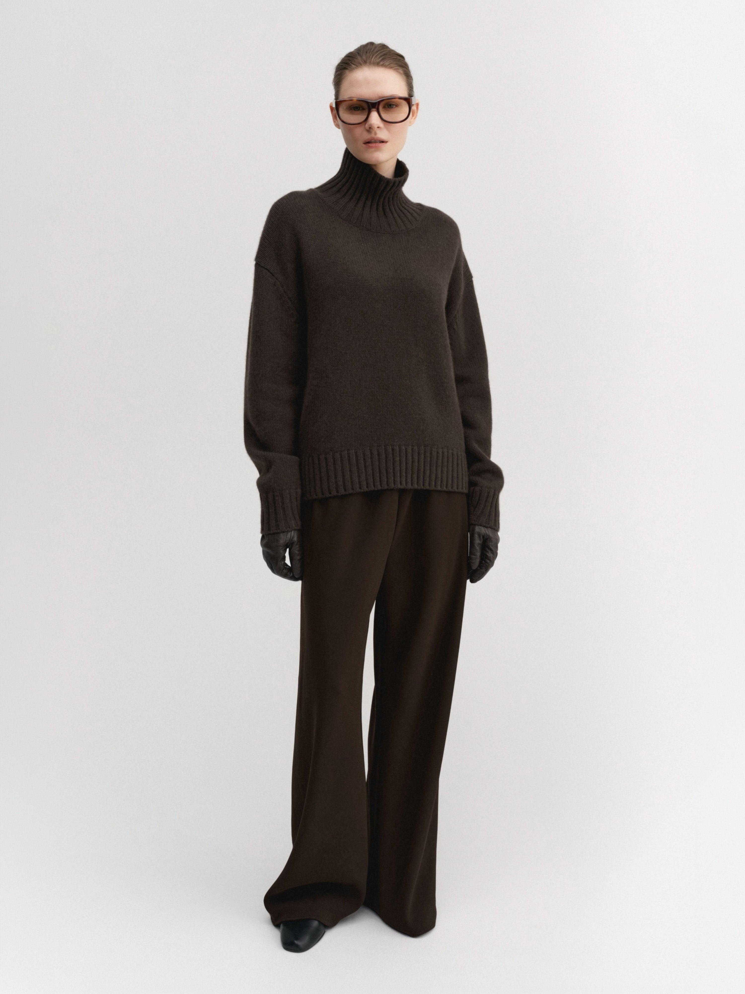 NOLA_TURTLENECK_SWEATER_CHOCOL