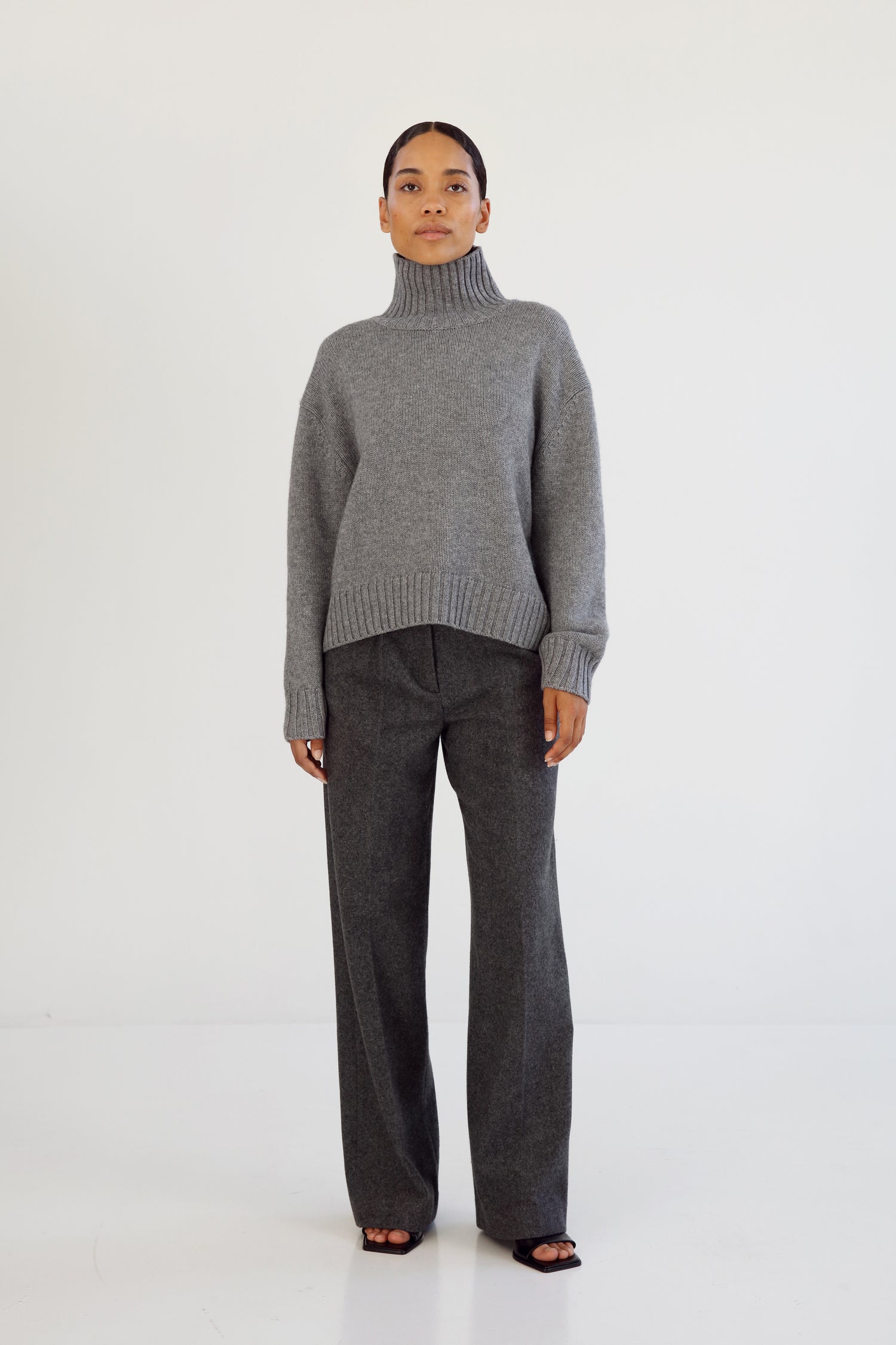 Nola Turtleneck Sweater, grey