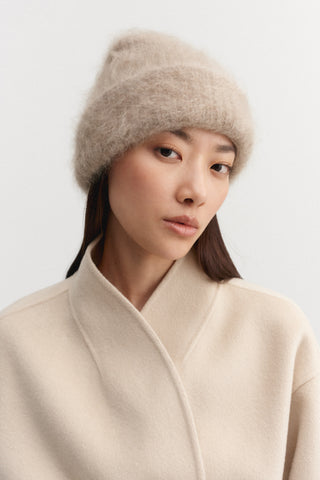 Roe Brushed Cashmere Beanie, nougat