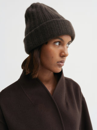 Roe Cashmere Beanie, chocolate