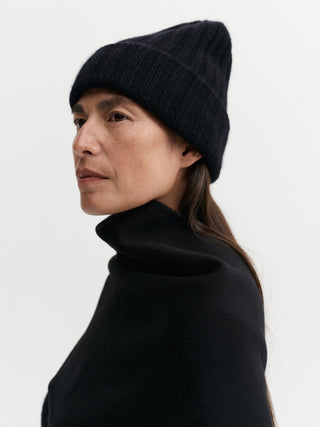 Roe Cashmere Beanie, black