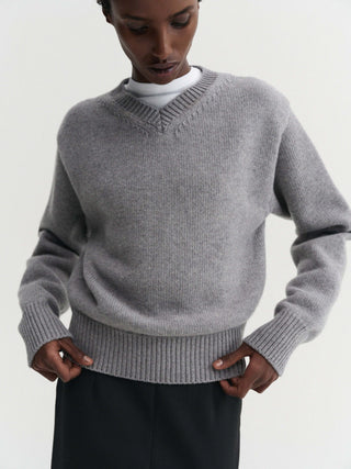 Winsley V-Neck Sweater, grey