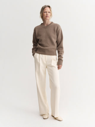 Winsley V-neck Sweater, nougat