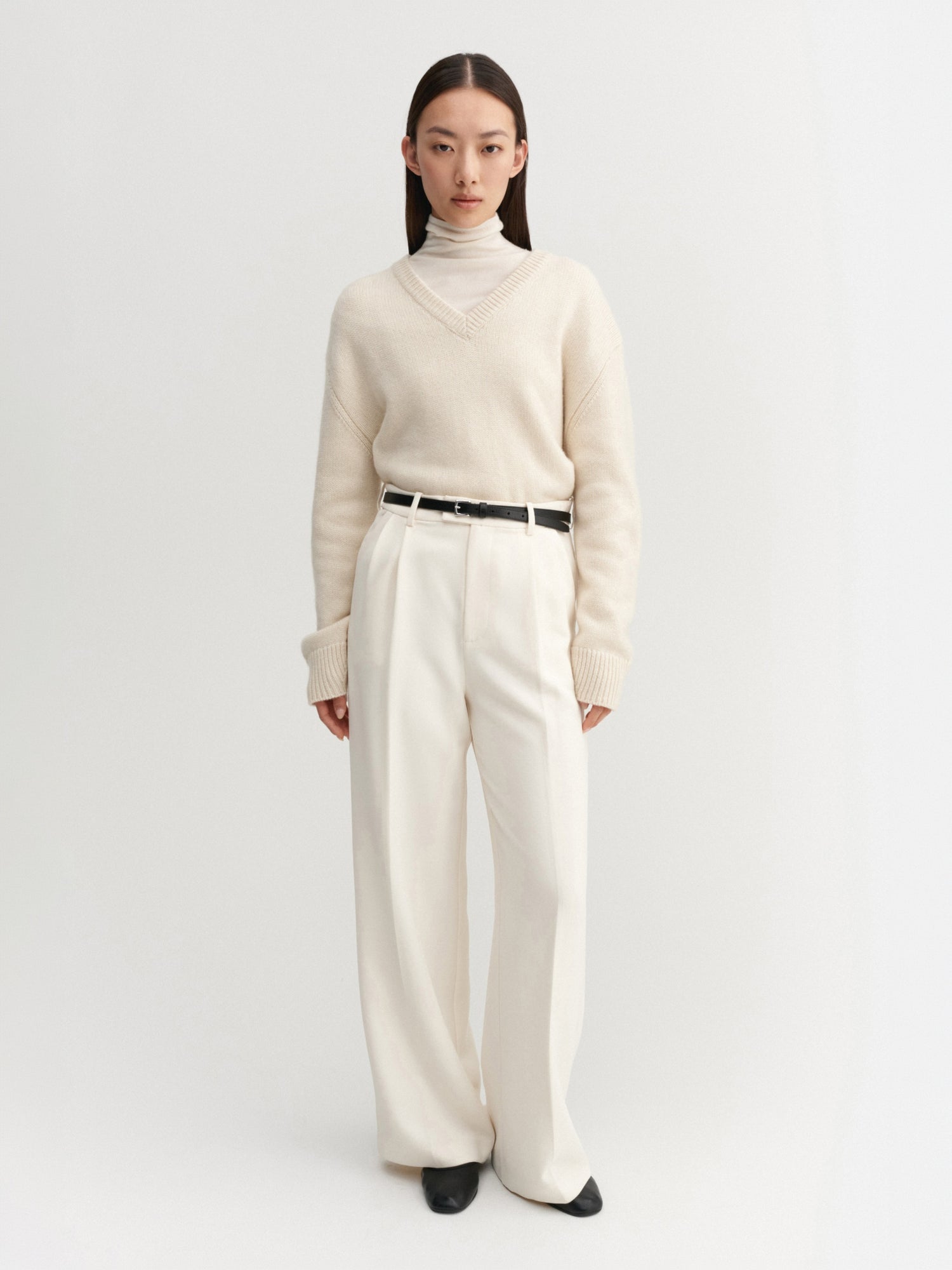 Yara V-Neck Sweater, vanilla