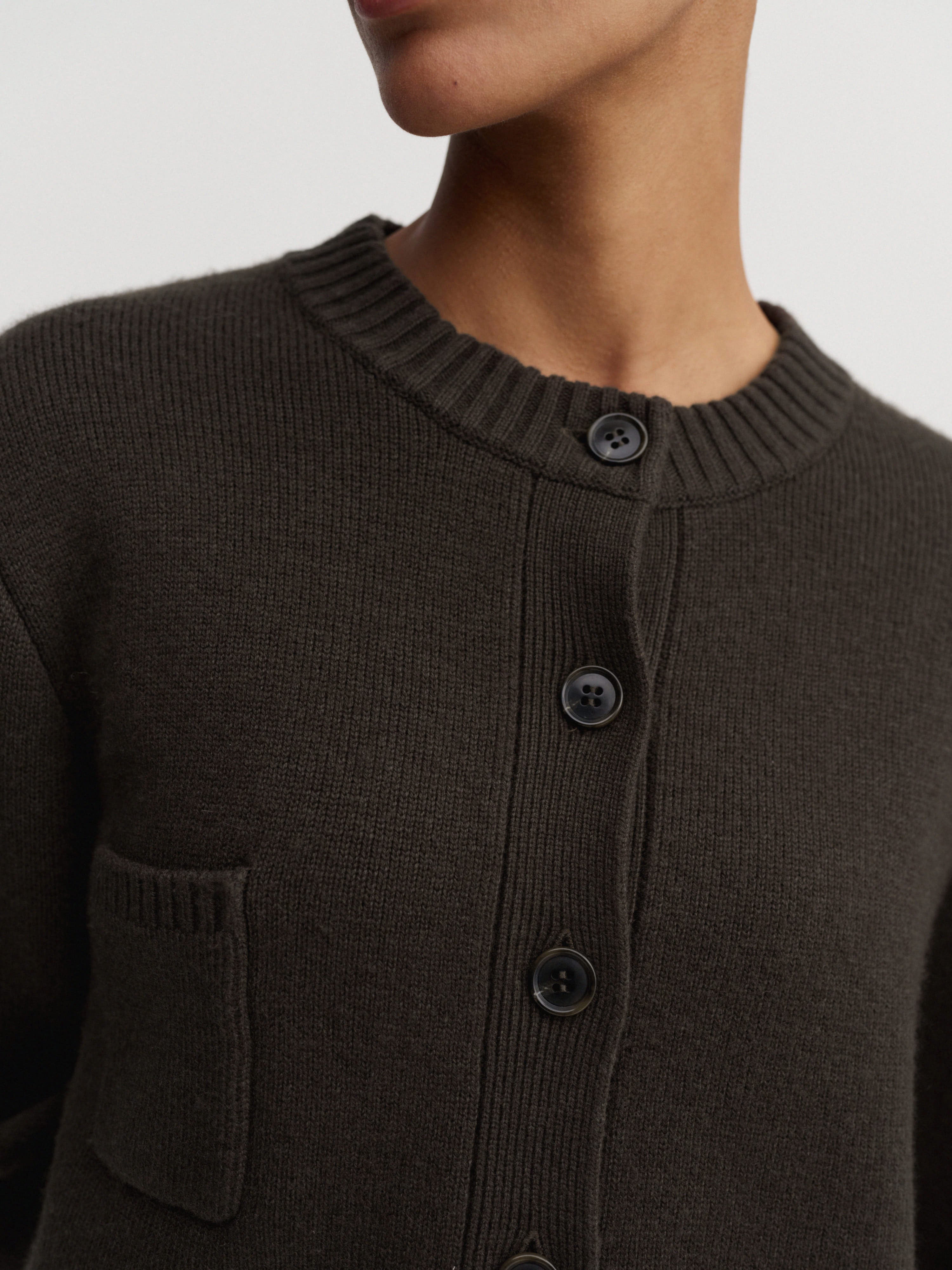 Zozo Cardigan, chocolate – ALMADA LABEL