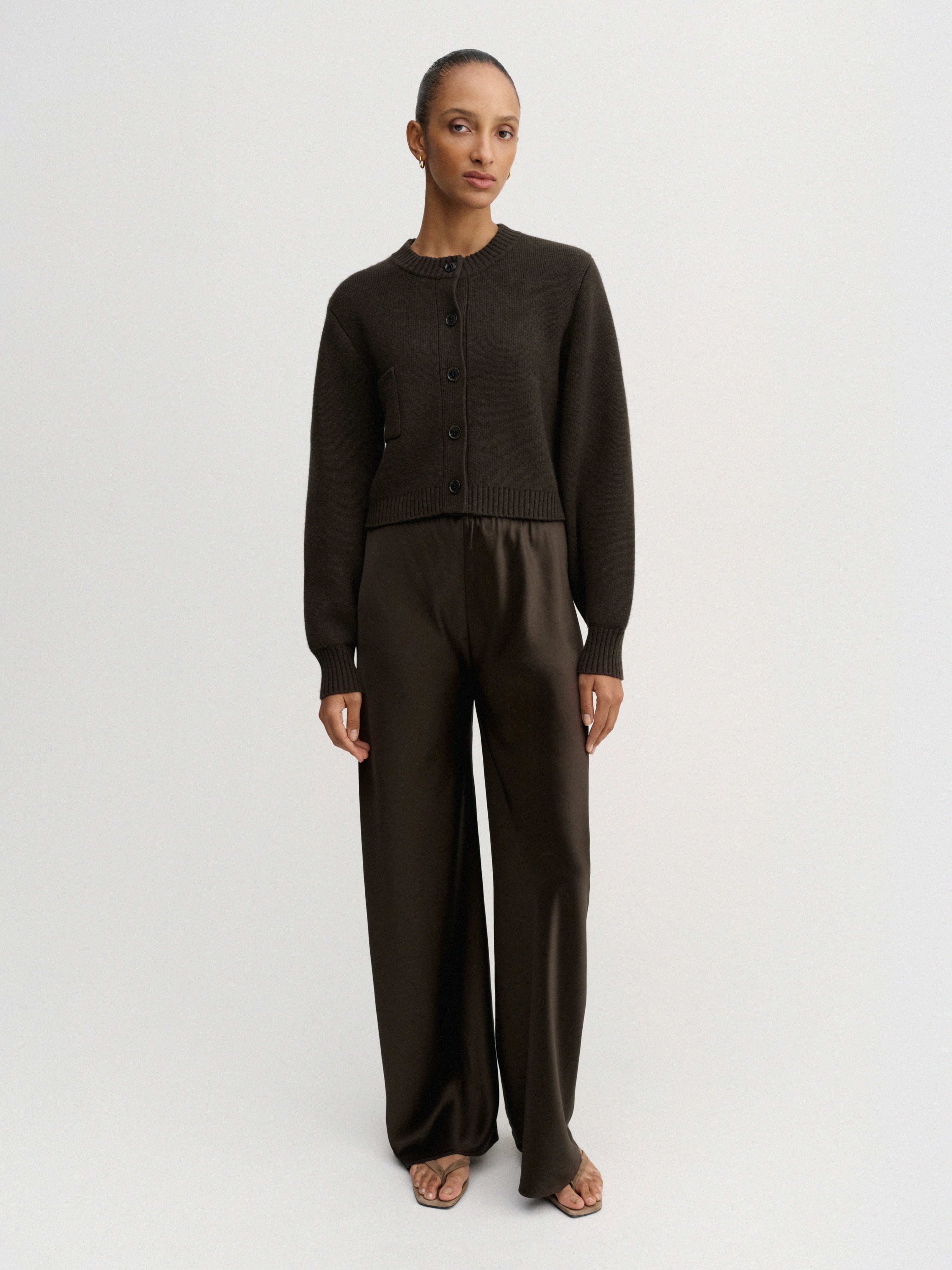 Zozo Cardigan, chocolate – ALMADA LABEL